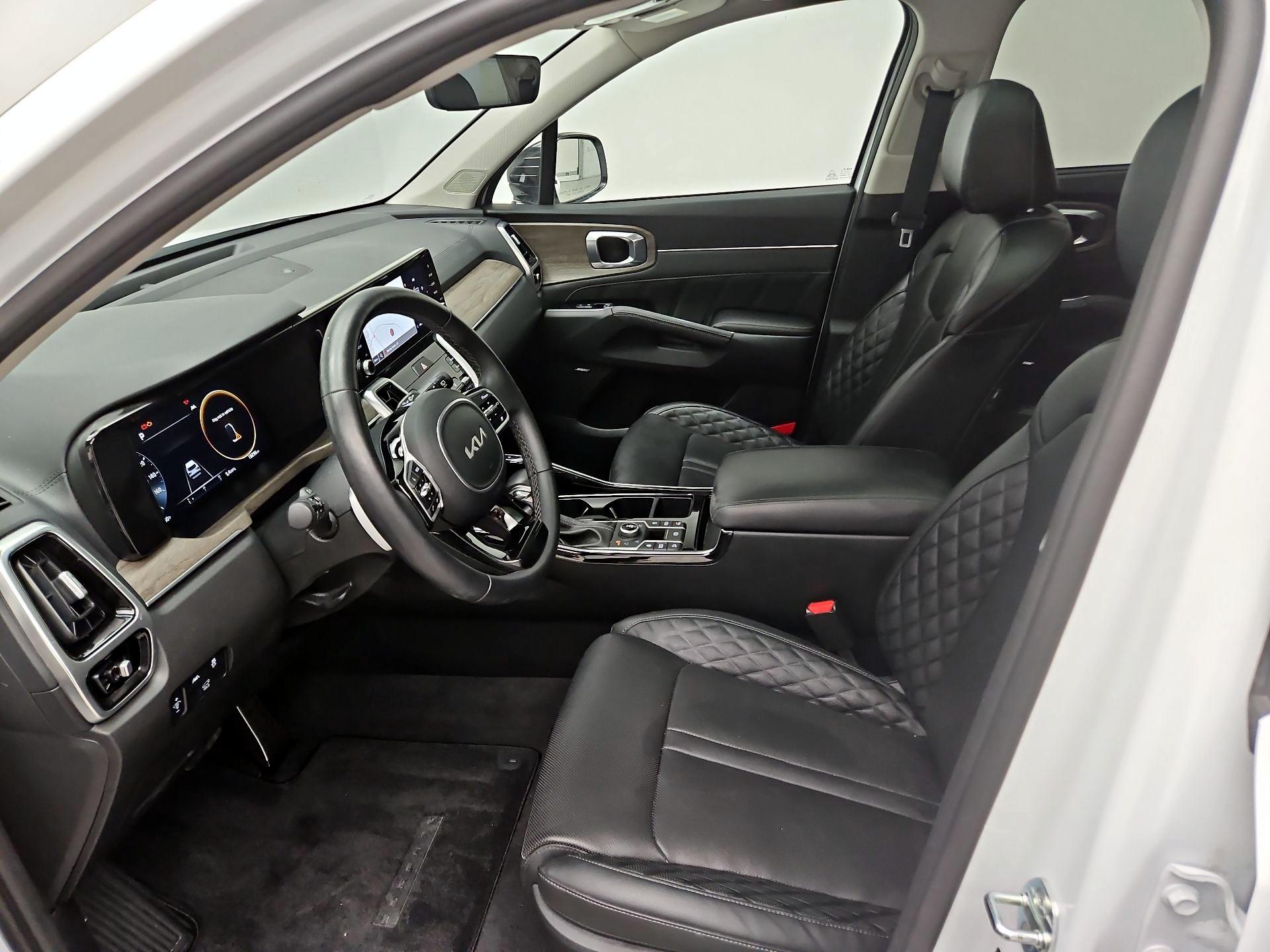 Thumbnail: 2023 Kia Sorento - 11