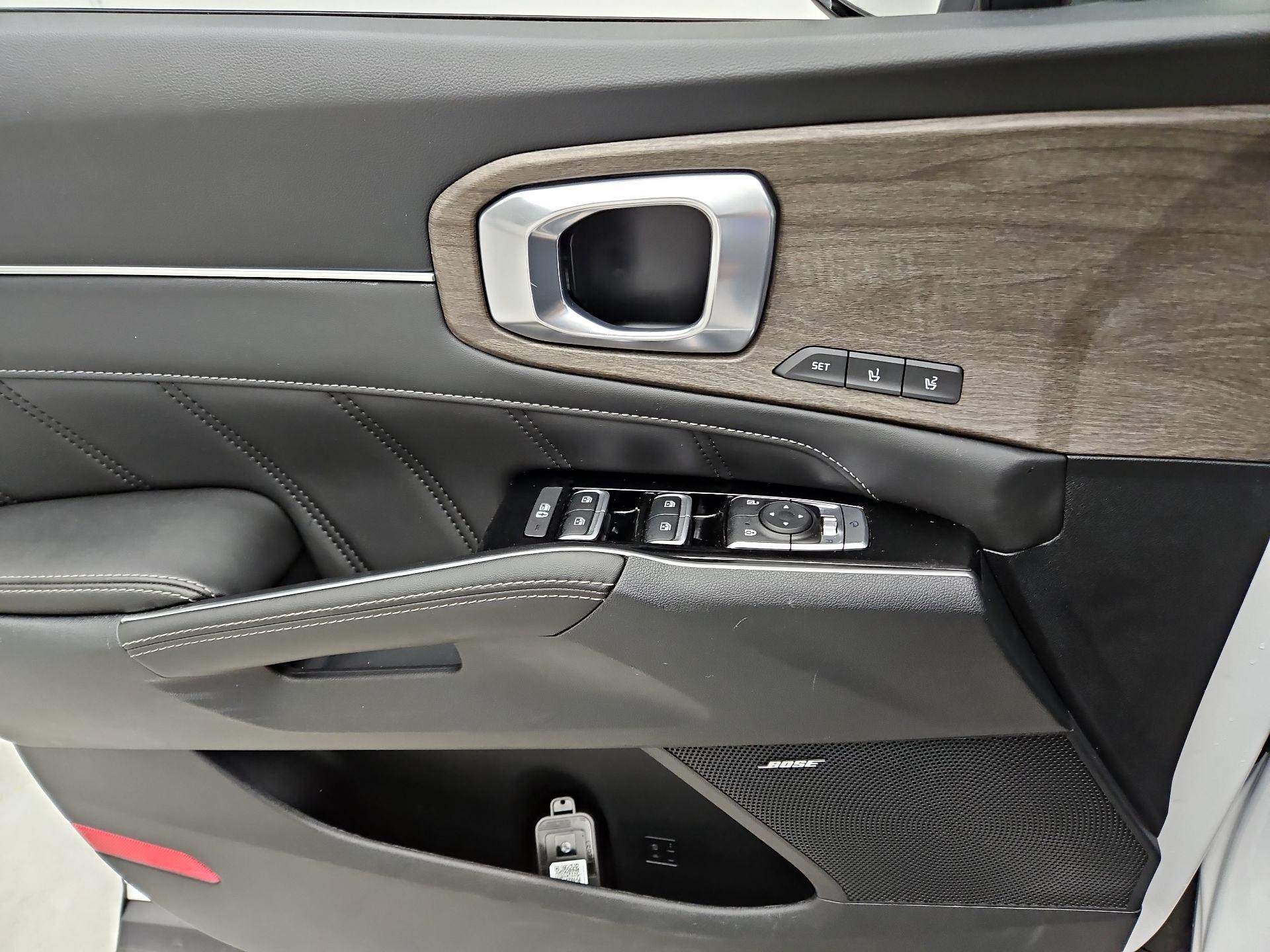 Thumbnail: 2023 Kia Sorento - 12