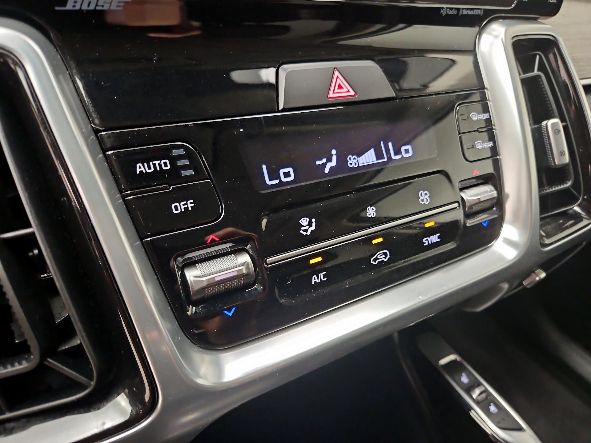 Thumbnail: 2023 Kia Sorento - 17