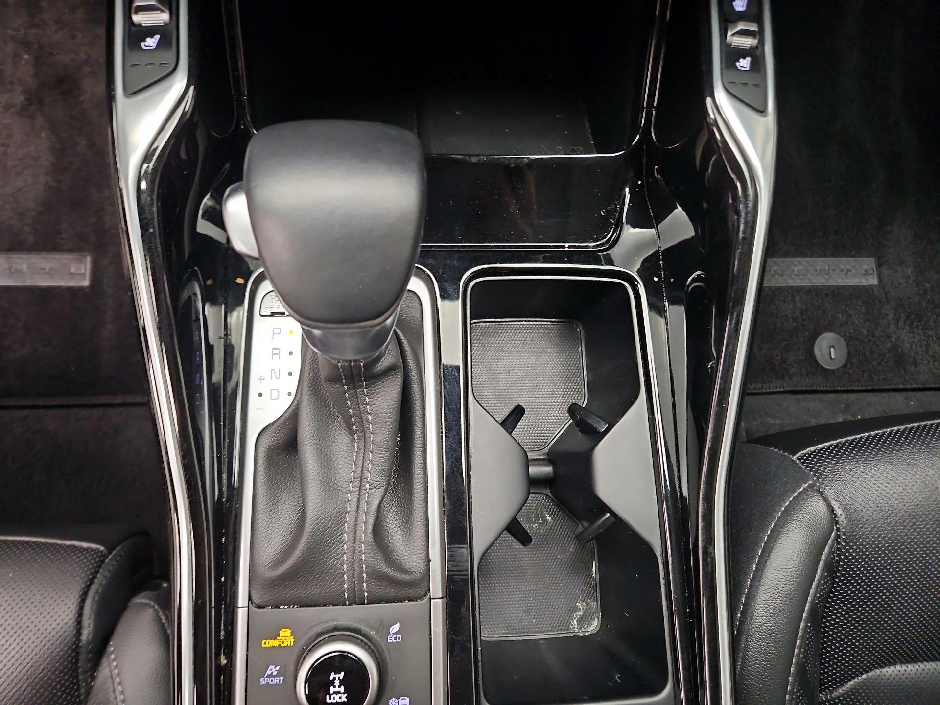 Thumbnail: 2023 Kia Sorento - 18