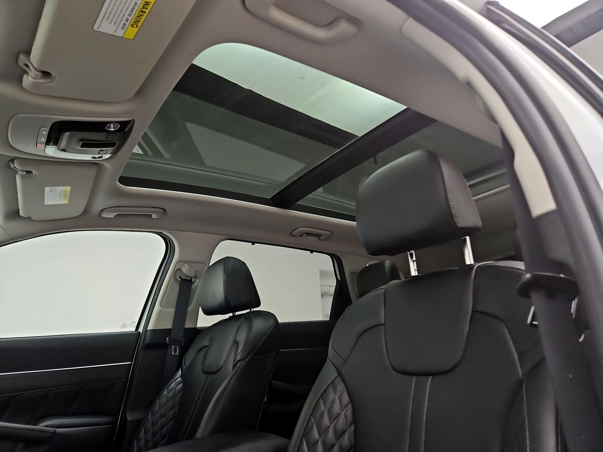 Thumbnail: 2023 Kia Sorento - 20