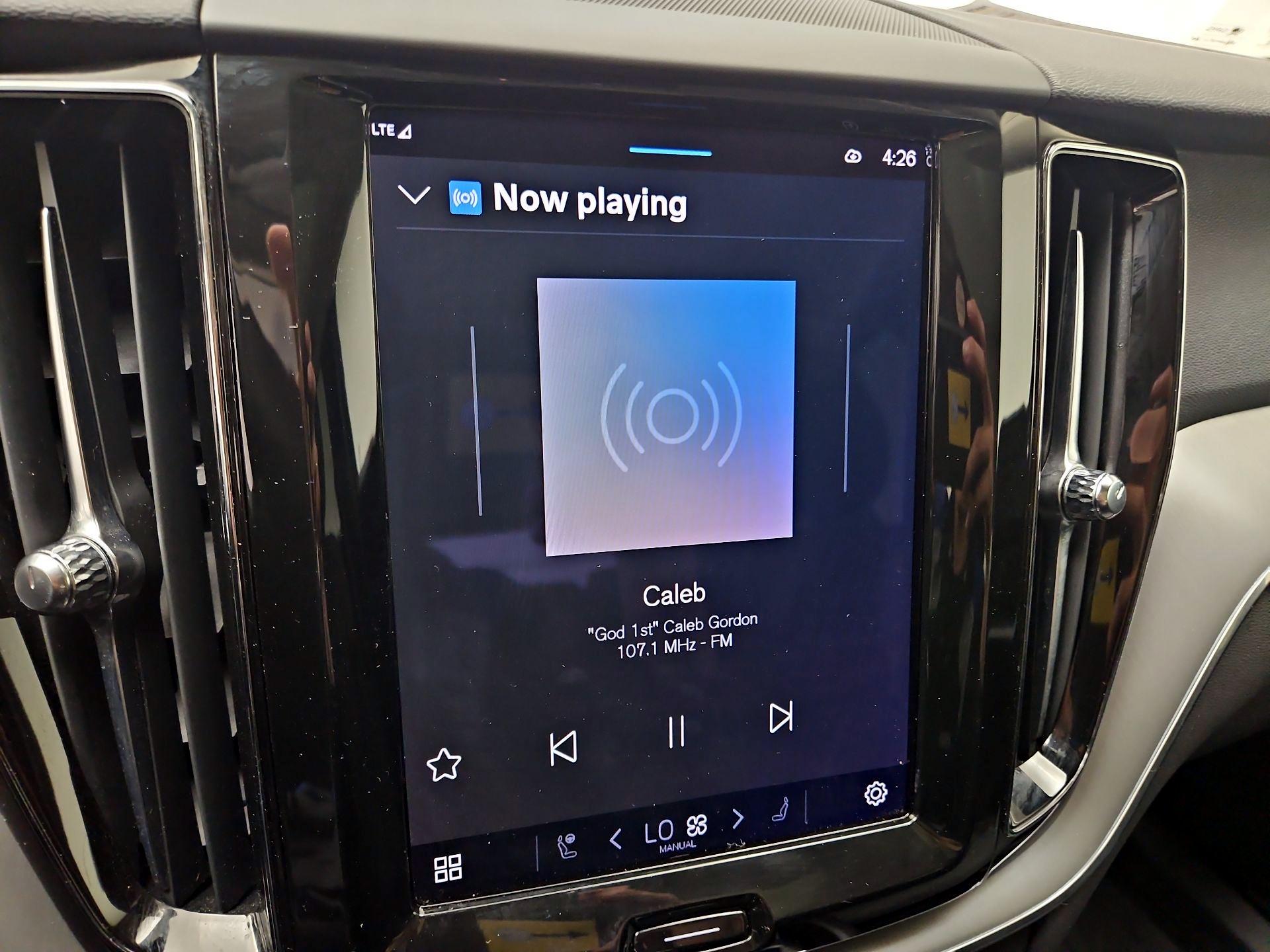 Thumbnail: 2023 Volvo XC60 - 15