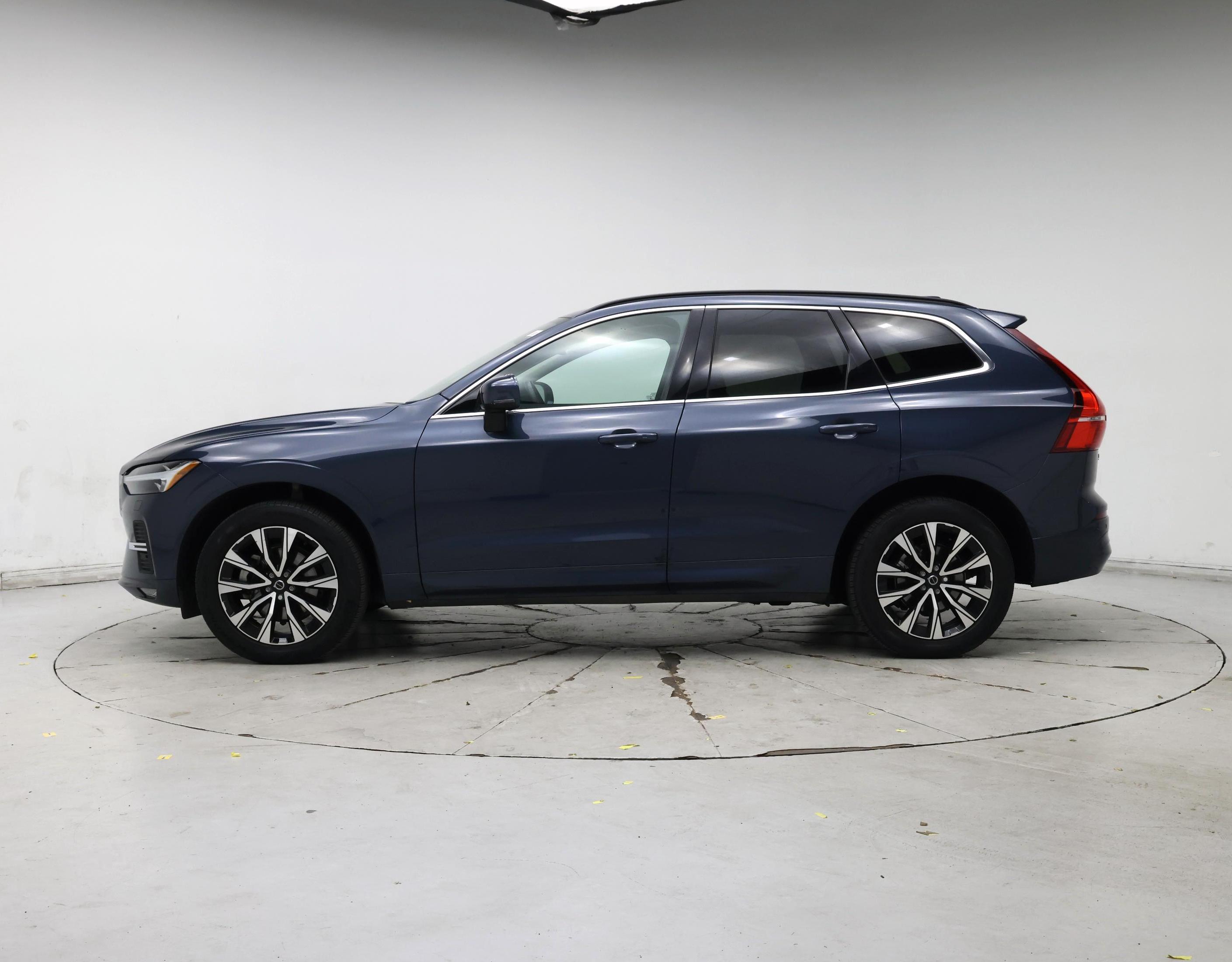 Thumbnail: 2023 Volvo XC60 - 3