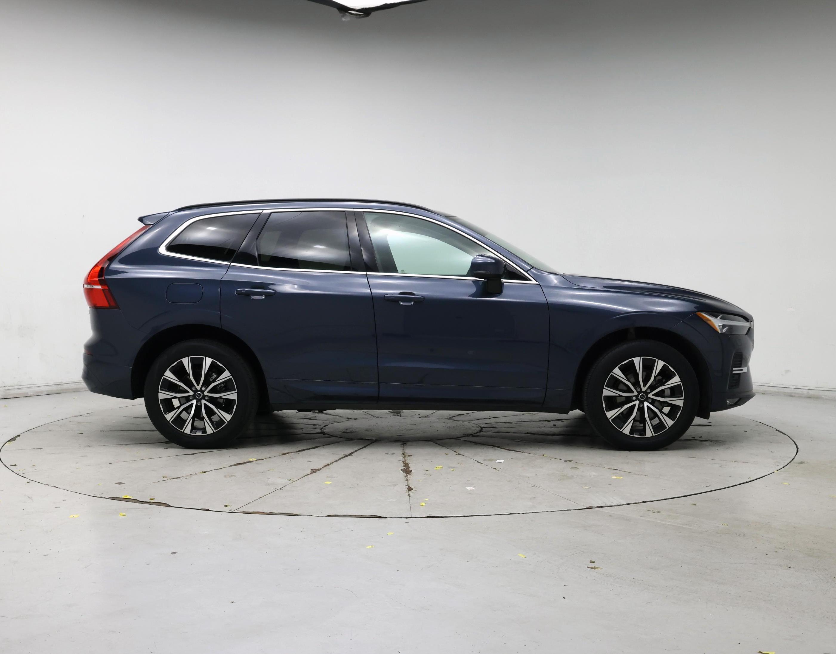 Thumbnail: 2023 Volvo XC60 - 7