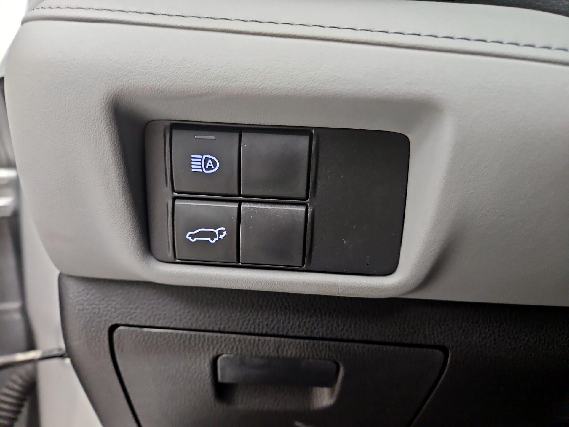 Thumbnail: 2022 Toyota Highlander - 13