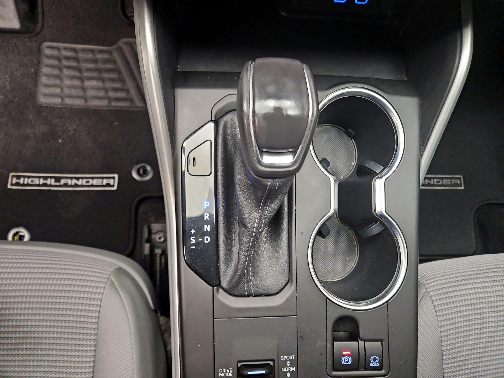 Thumbnail: 2022 Toyota Highlander - 17