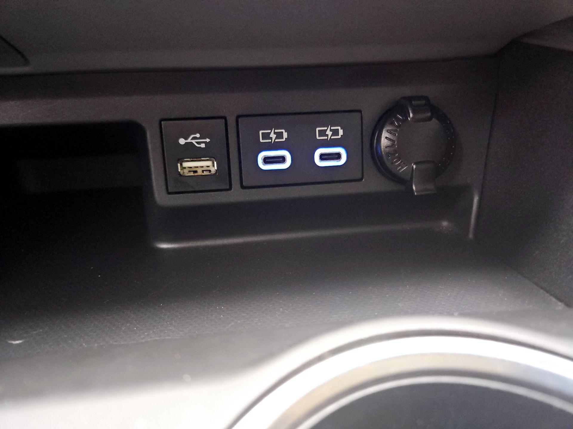 Thumbnail: 2022 Toyota Highlander - 18