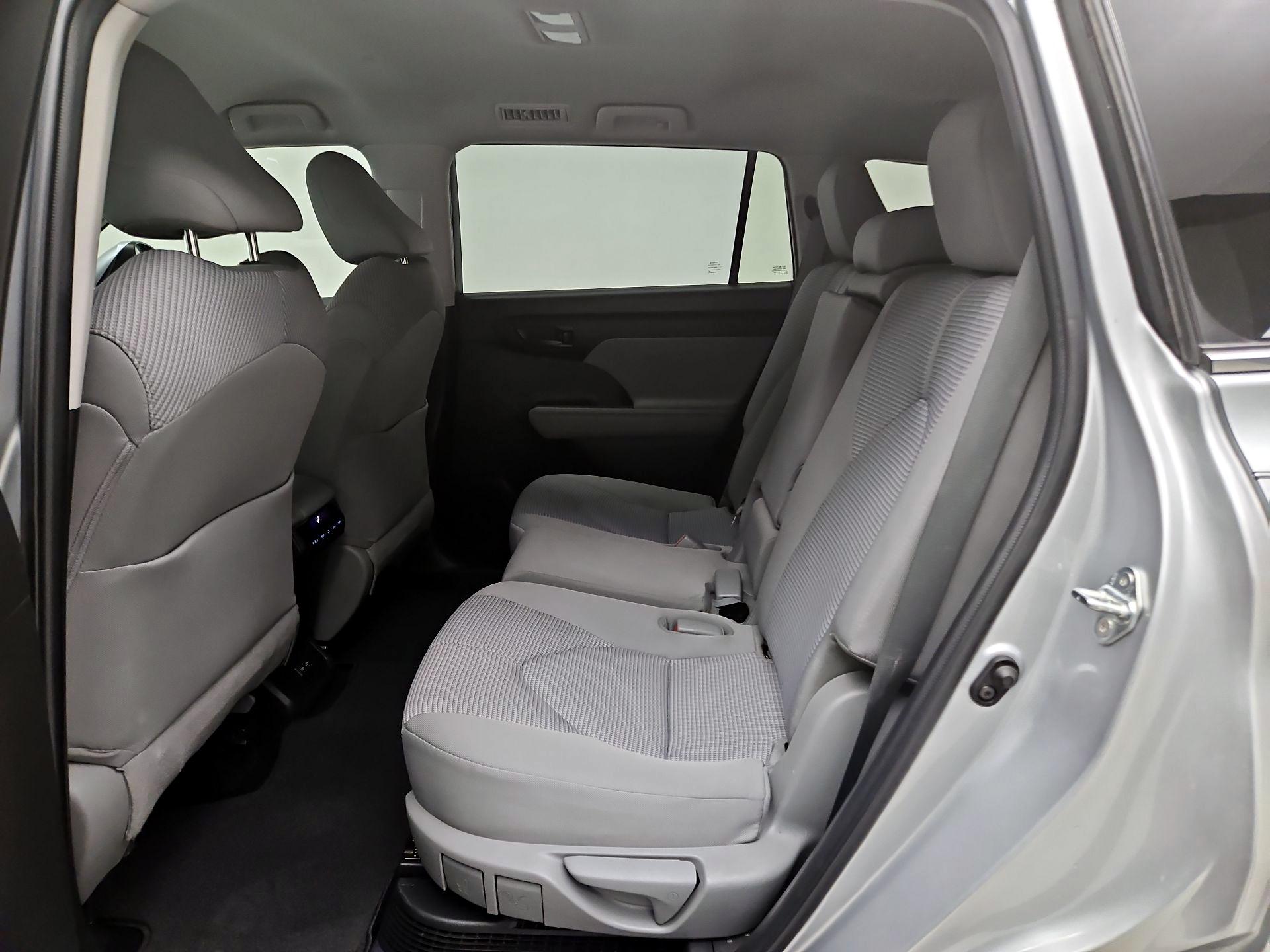 Thumbnail: 2022 Toyota Highlander - 19