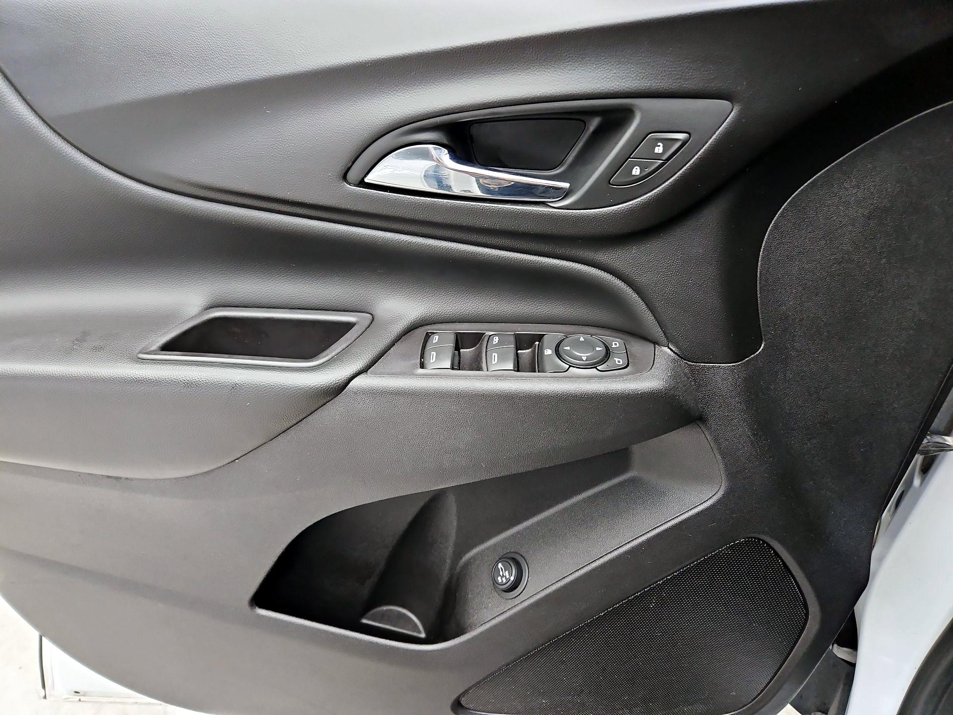 Thumbnail: 2018 Chevrolet Equinox - 12