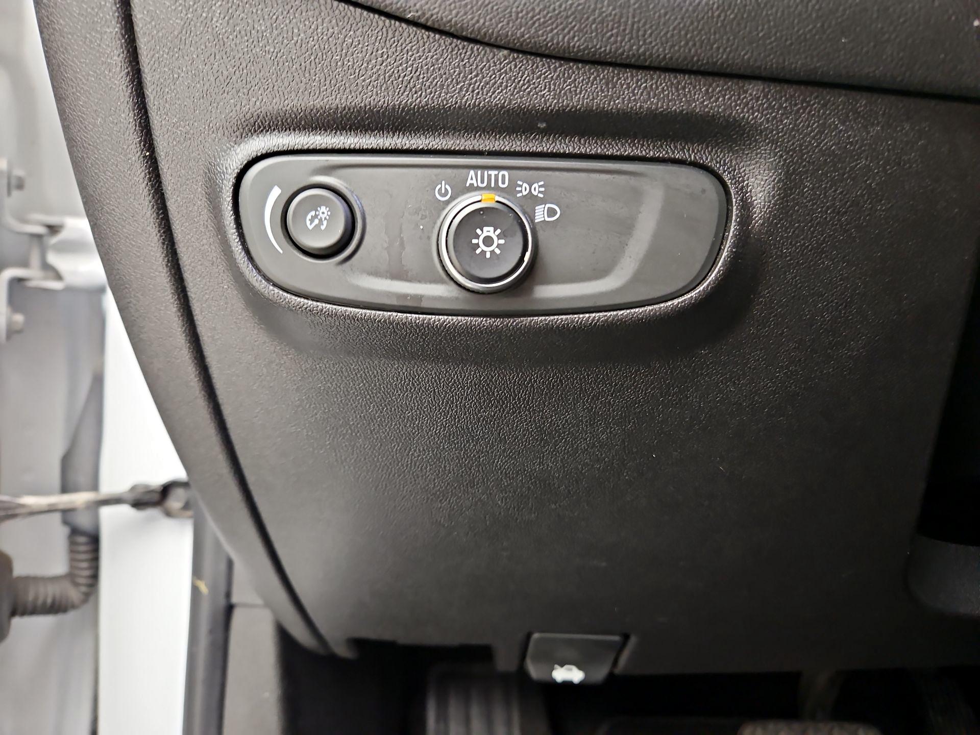 Thumbnail: 2018 Chevrolet Equinox - 13