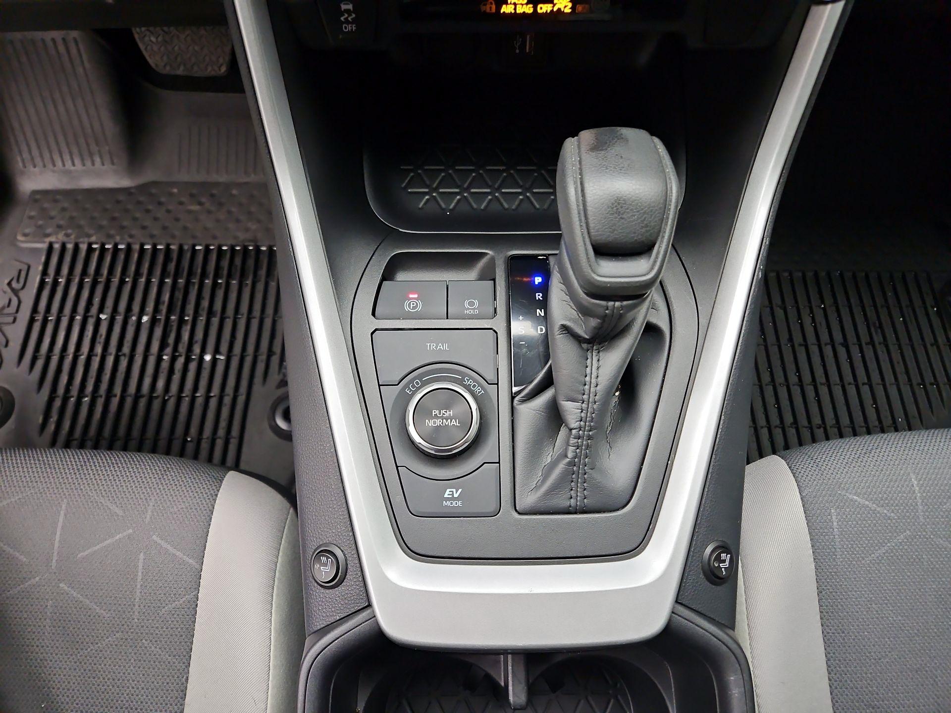 Thumbnail: 2025 Toyota RAV4 - 17