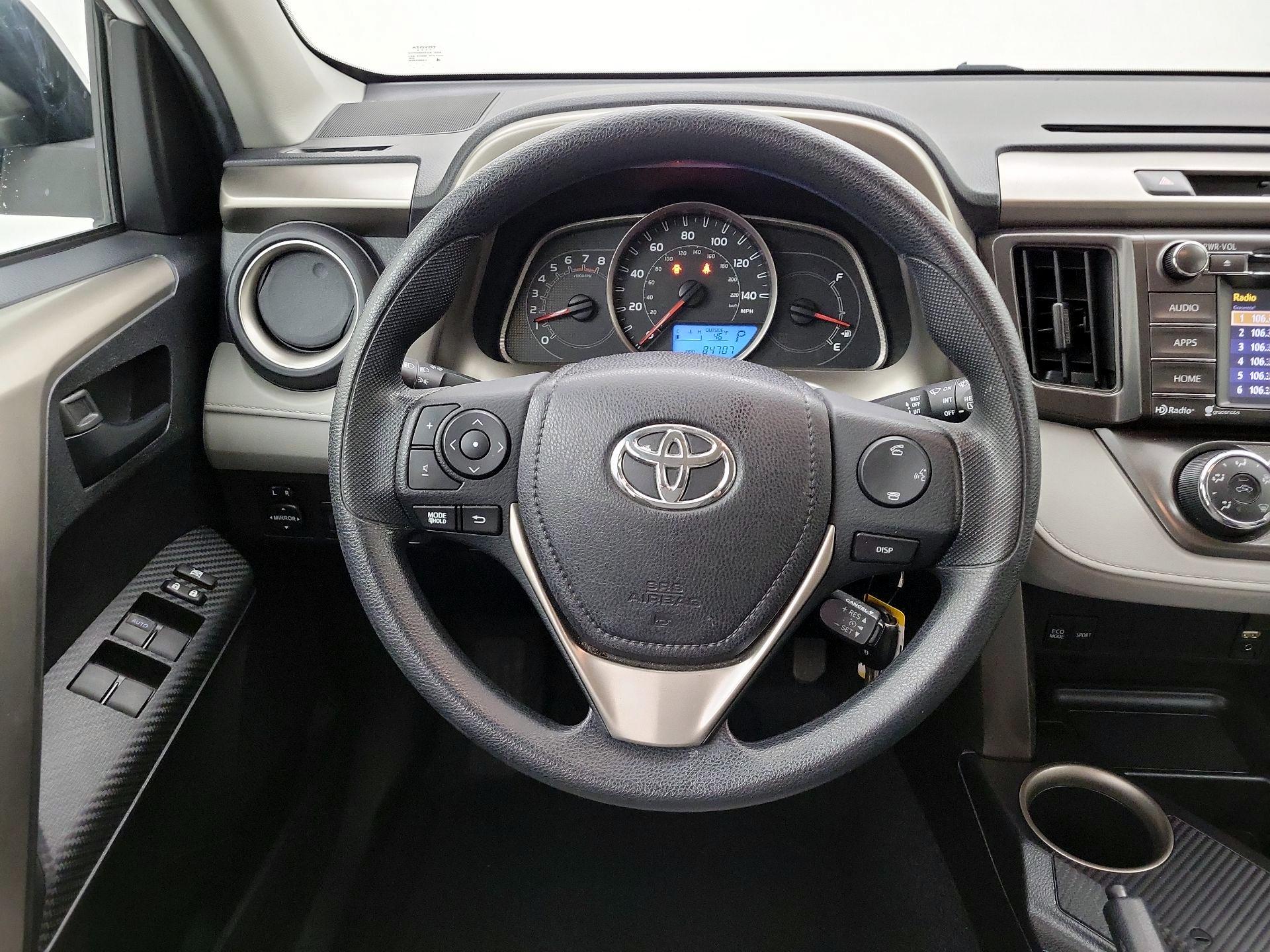 Thumbnail: 2015 Toyota RAV4 - 10