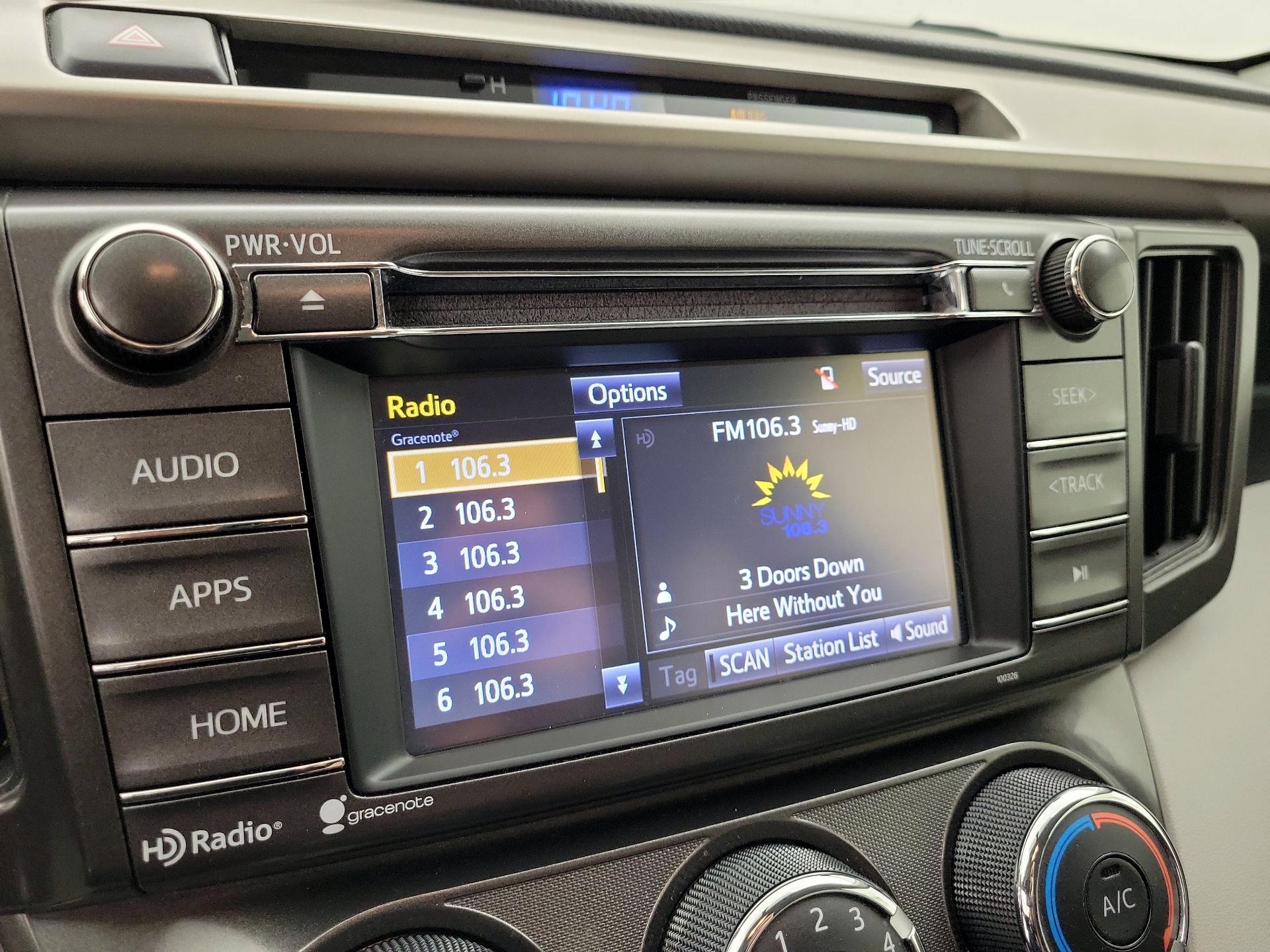 Thumbnail: 2015 Toyota RAV4 - 15