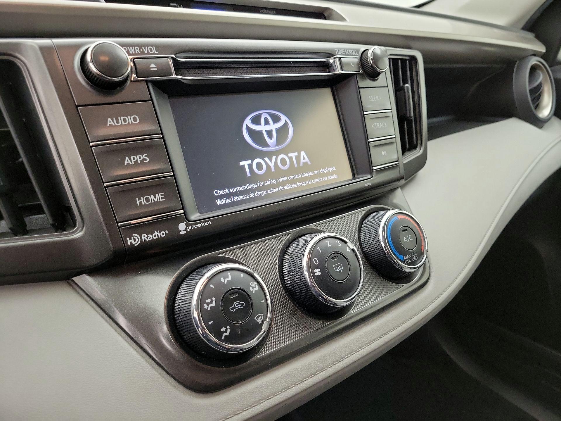 Thumbnail: 2015 Toyota RAV4 - 16