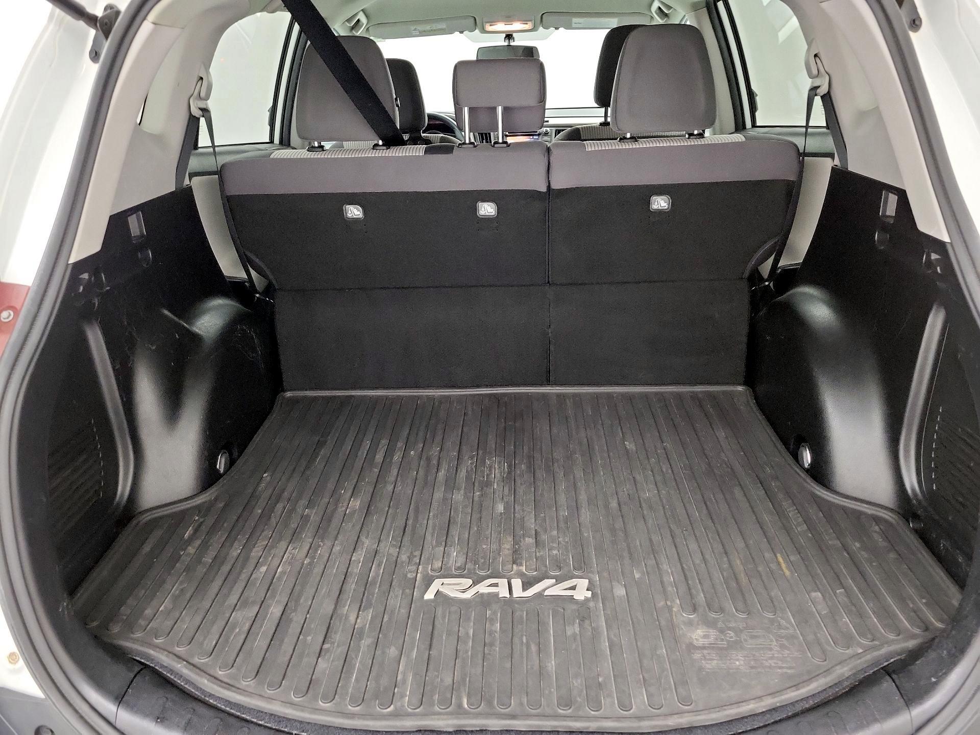 Thumbnail: 2015 Toyota RAV4 - 20