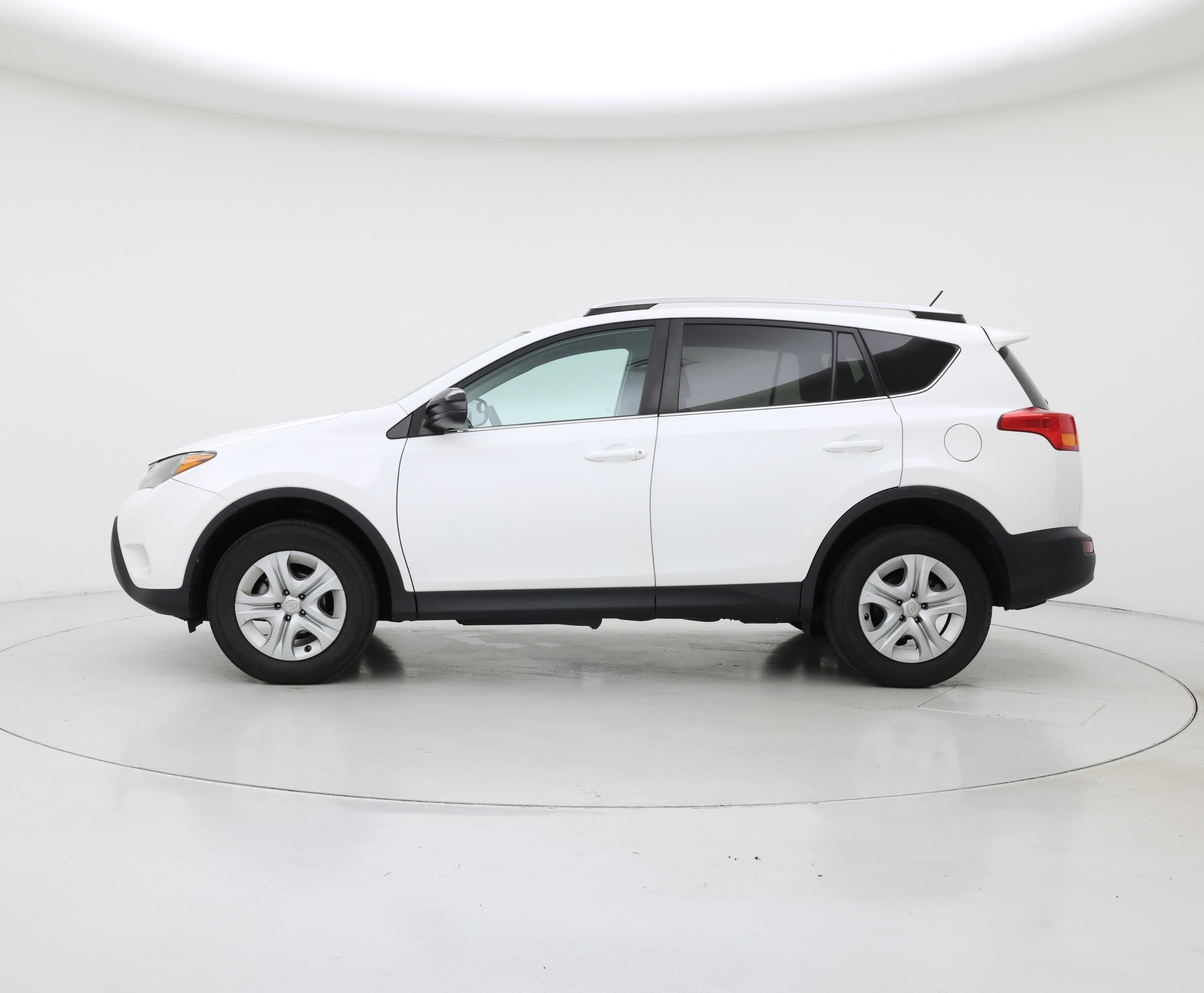 Thumbnail: 2015 Toyota RAV4 - 3