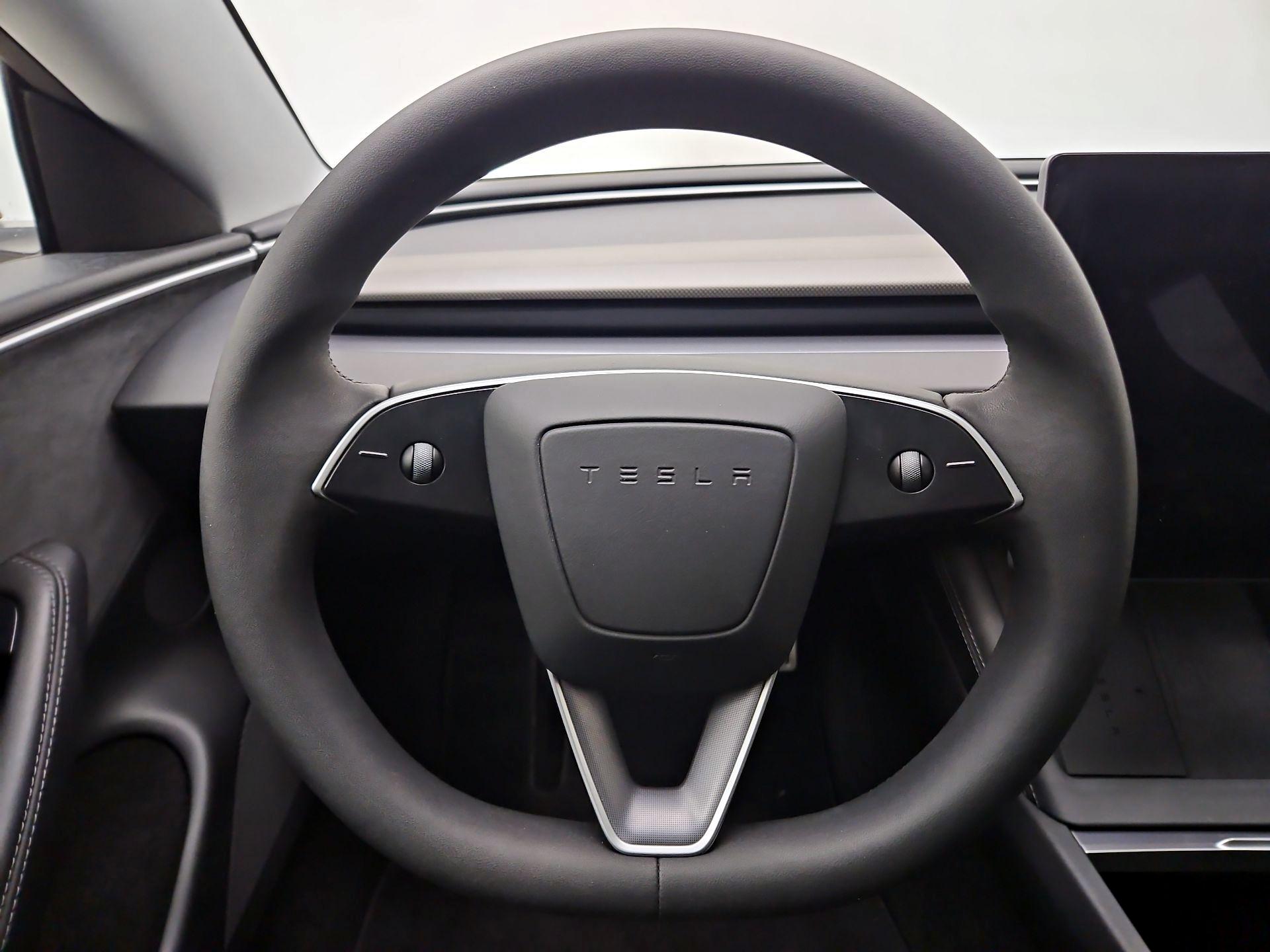 Thumbnail: 2025 Tesla Model 3 - 10