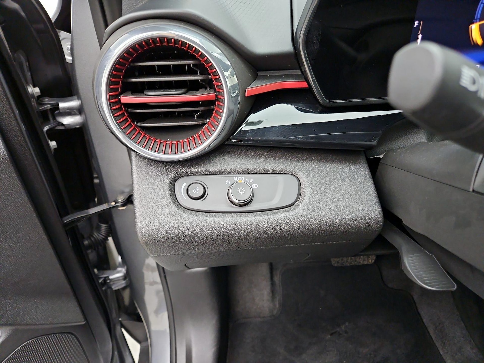 2024 Chevrolet Trax RS - Photo 14