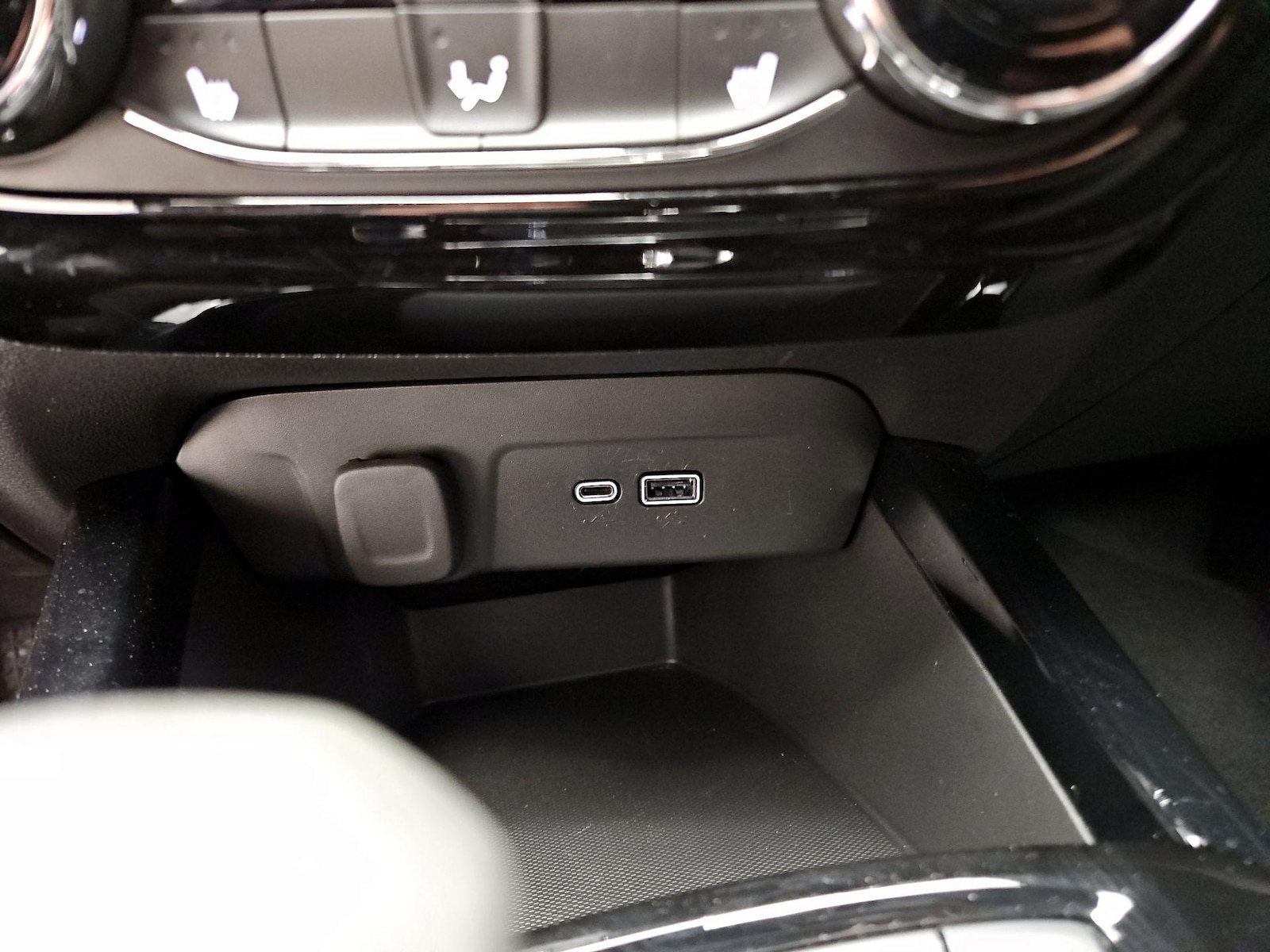 2024 Chevrolet Trax RS - Photo 19