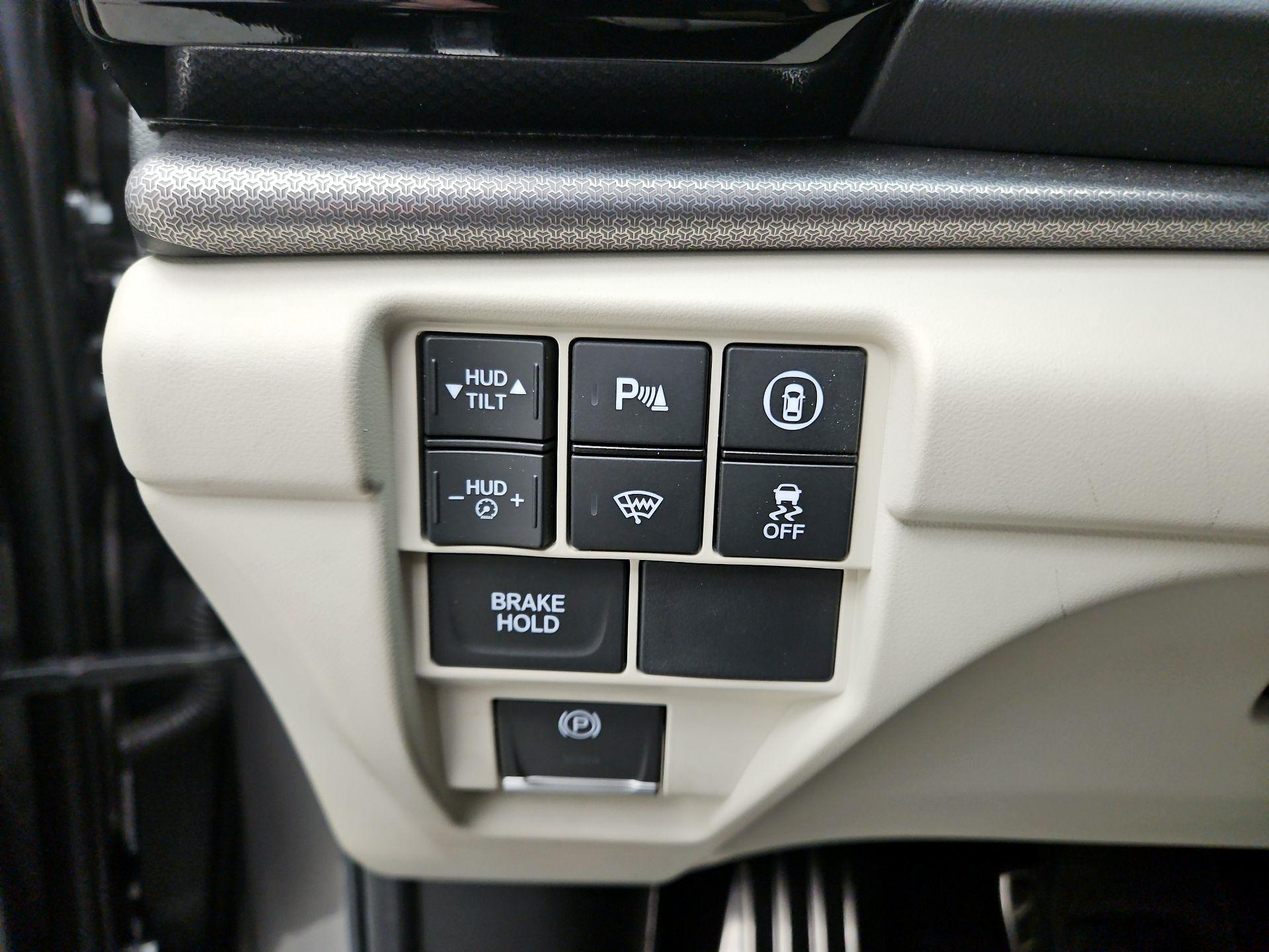 Thumbnail: 2025 Acura RDX - 13