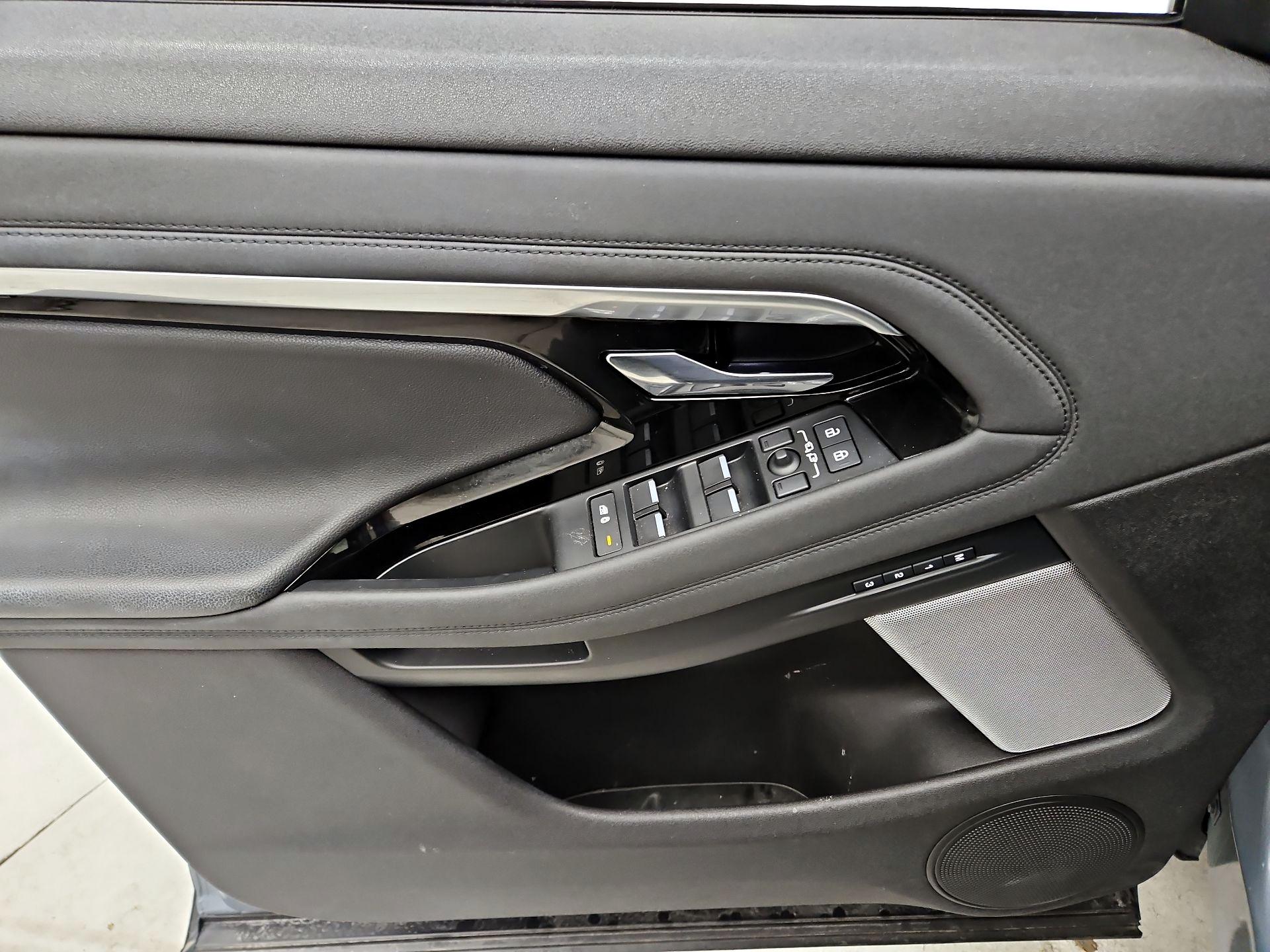 Thumbnail: 2023 Land Rover Range Rover Evoque - 12