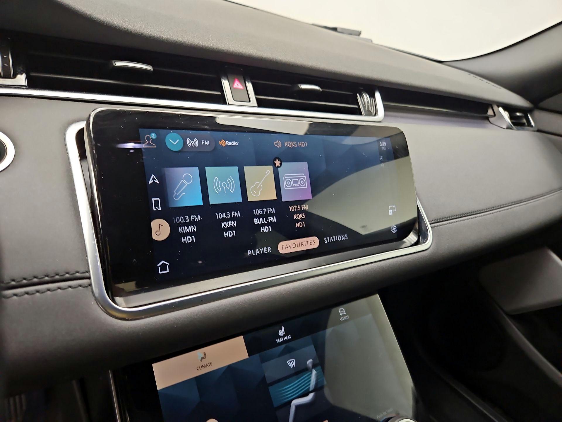 Thumbnail: 2023 Land Rover Range Rover Evoque - 16