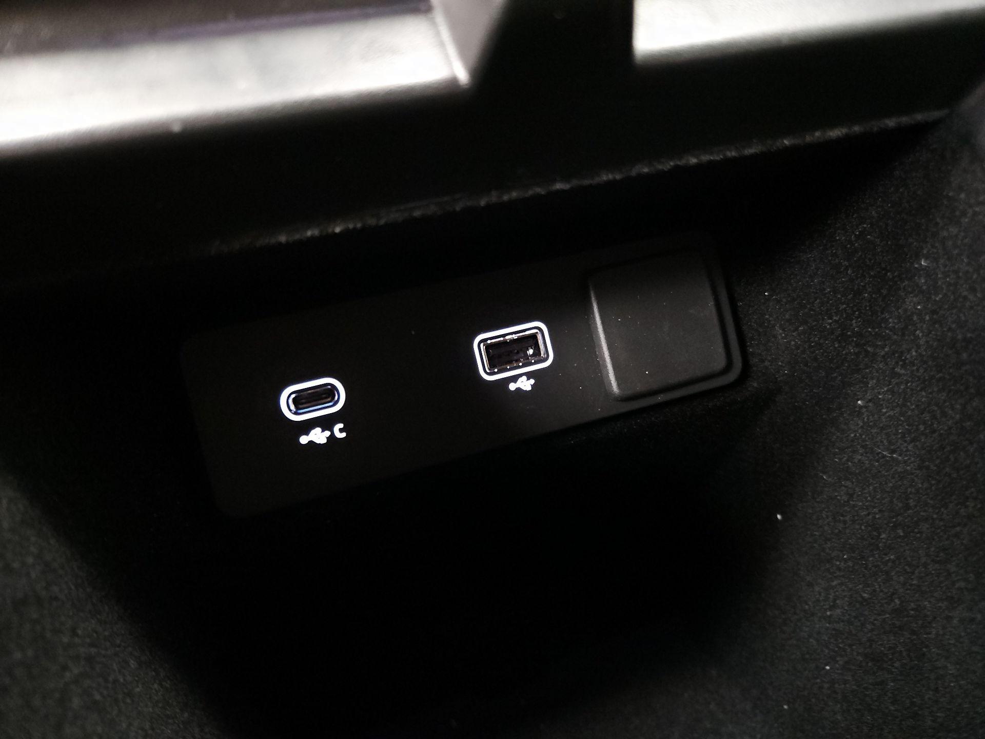 Thumbnail: 2023 Land Rover Range Rover Evoque - 19