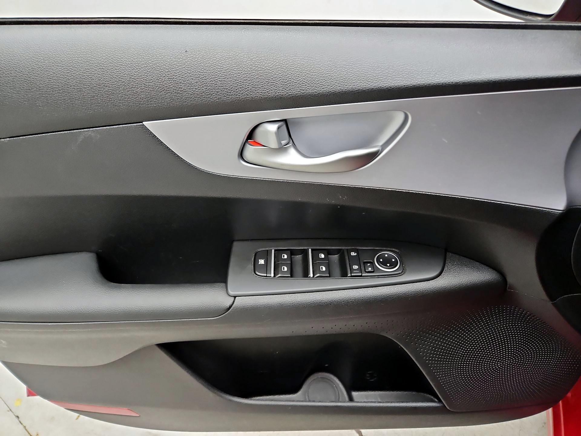 Thumbnail: 2024 Kia Forte - 12