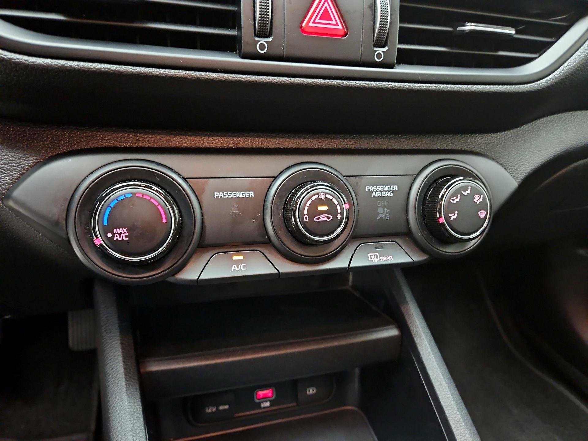 Thumbnail: 2024 Kia Forte - 16