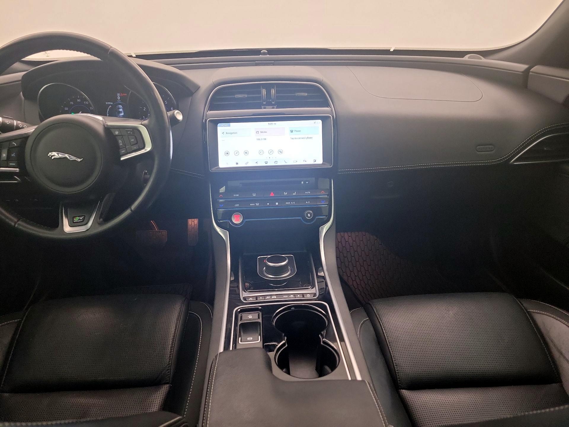 Thumbnail: 2017 Jaguar XE - 9