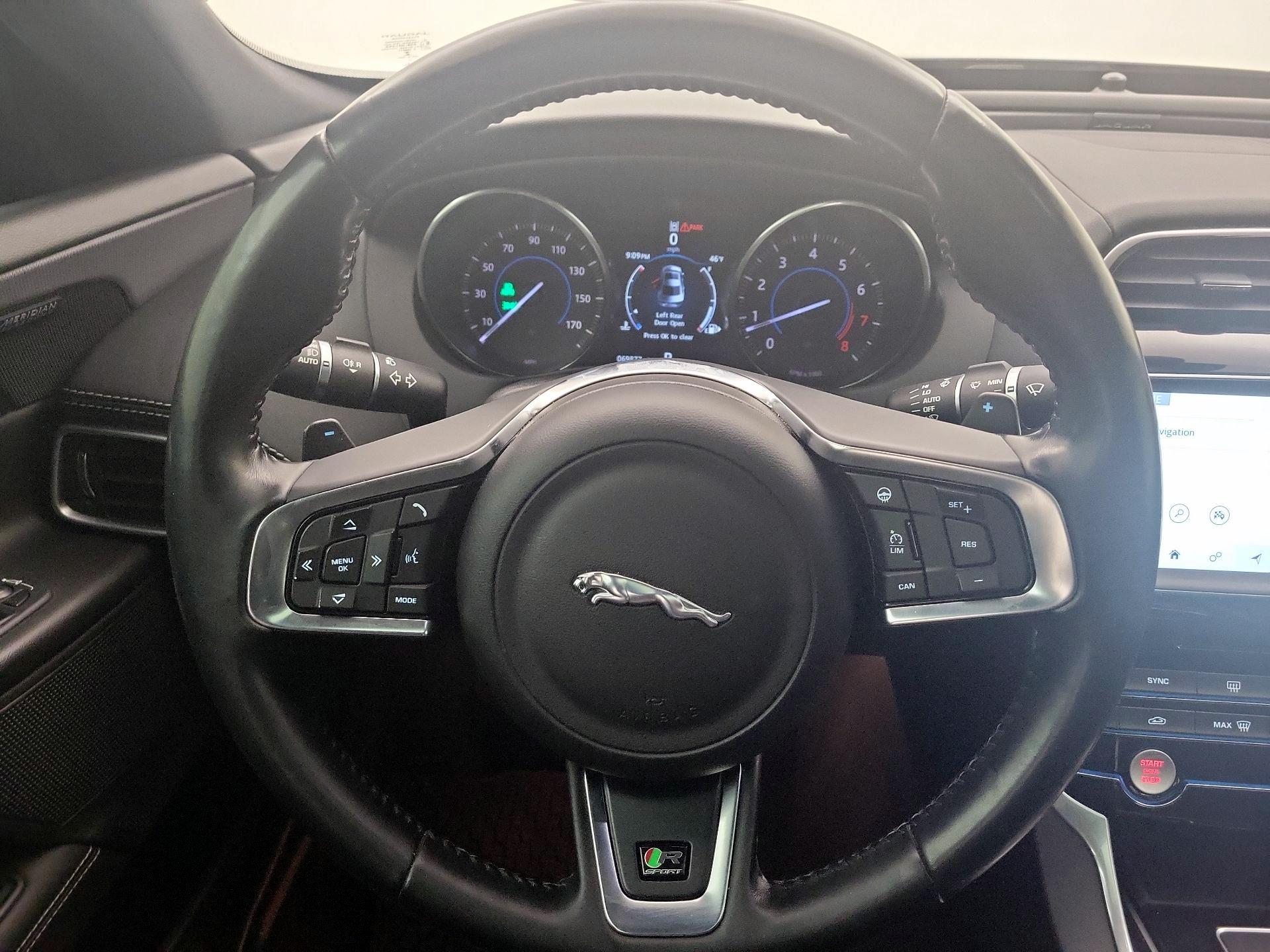 Thumbnail: 2017 Jaguar XE - 10