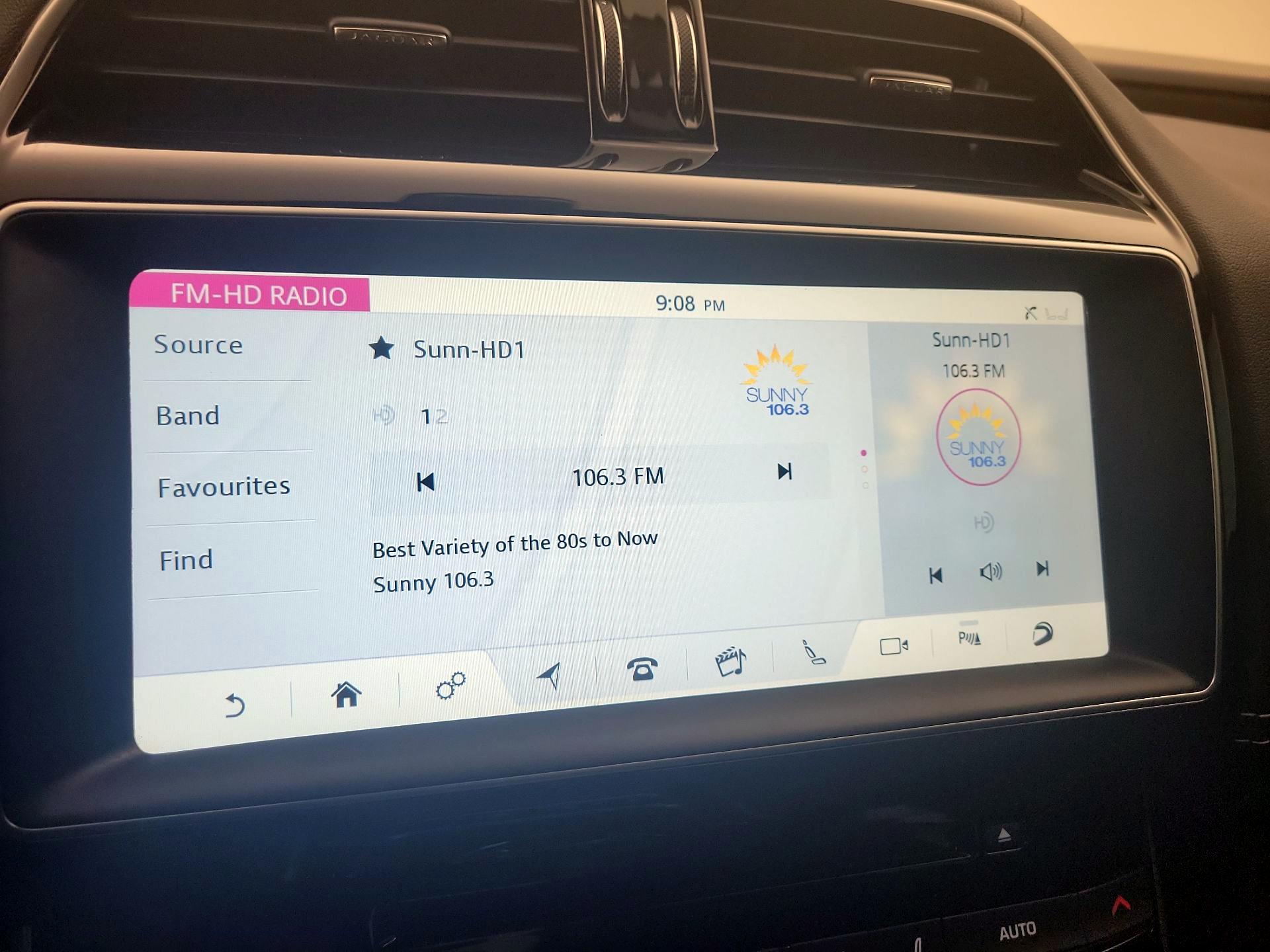 Thumbnail: 2017 Jaguar XE - 15