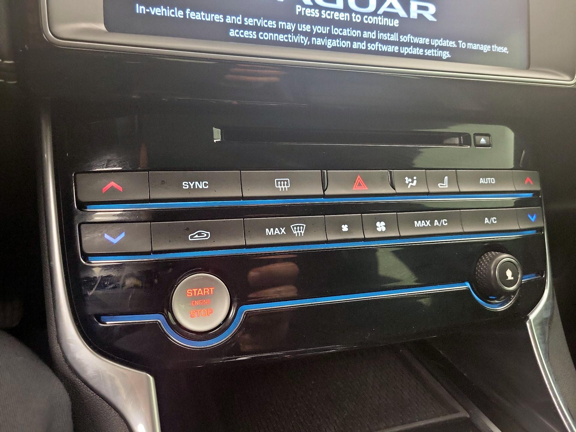 Thumbnail: 2017 Jaguar XE - 16