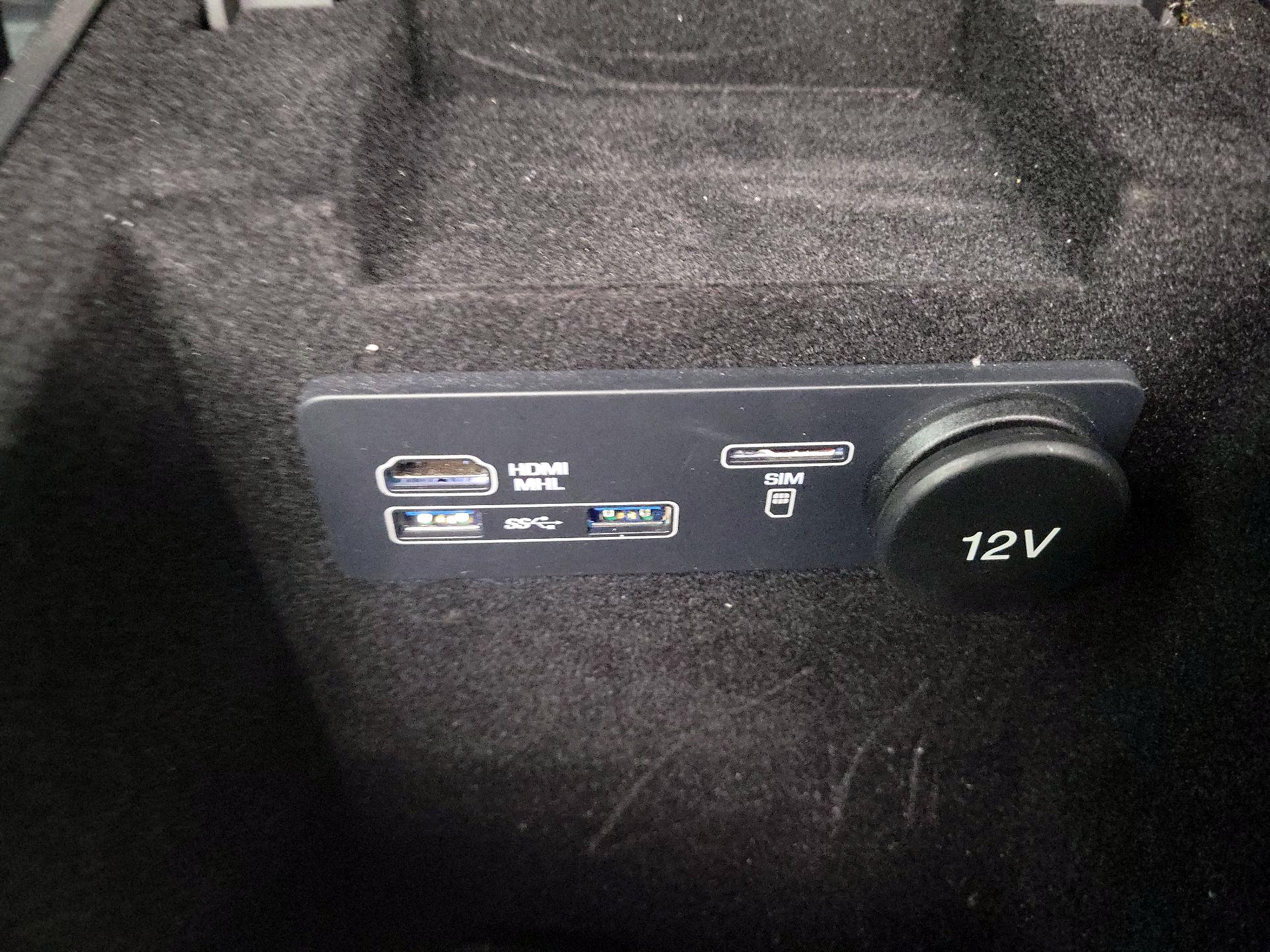 Thumbnail: 2017 Jaguar XE - 18