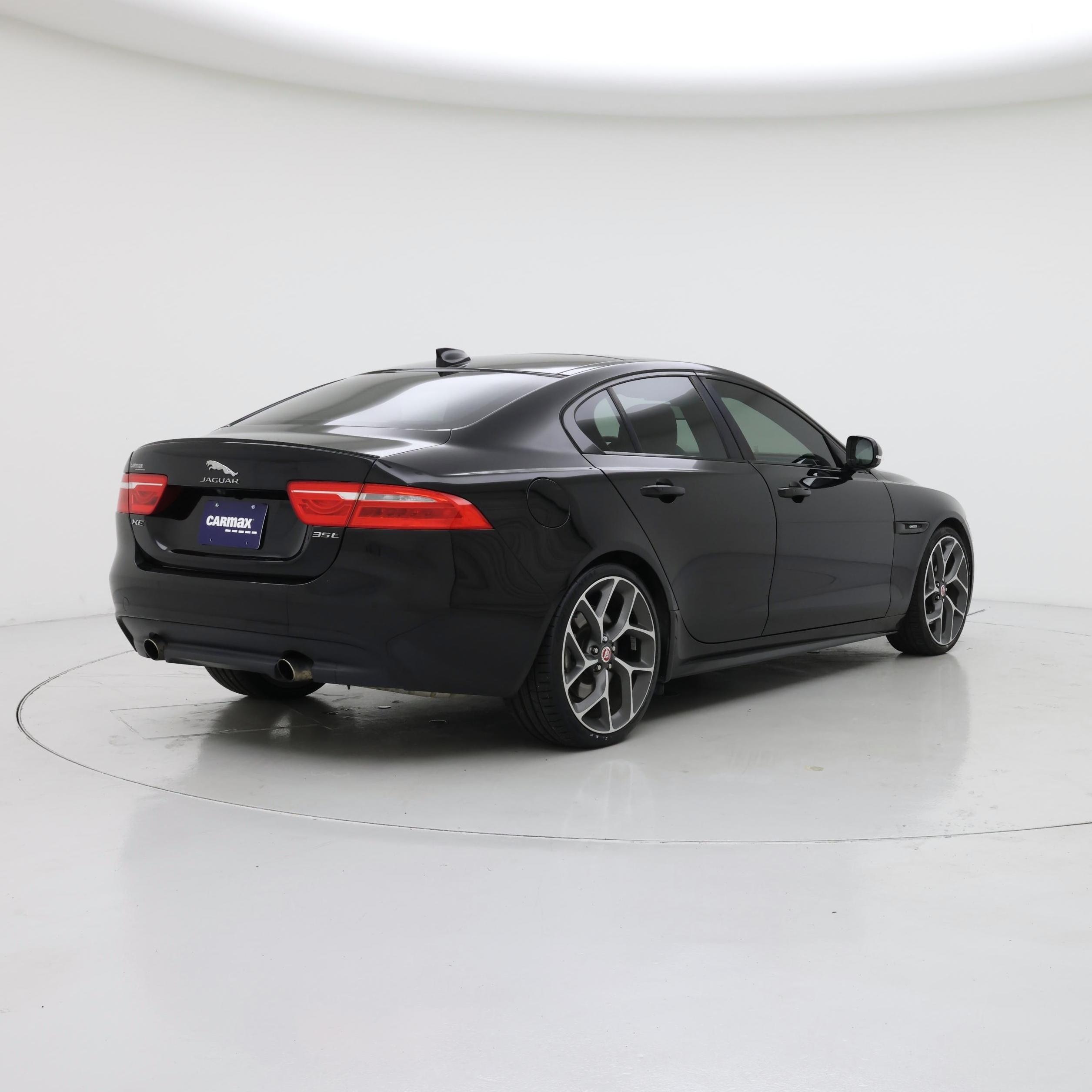 Thumbnail: 2017 Jaguar XE - 8