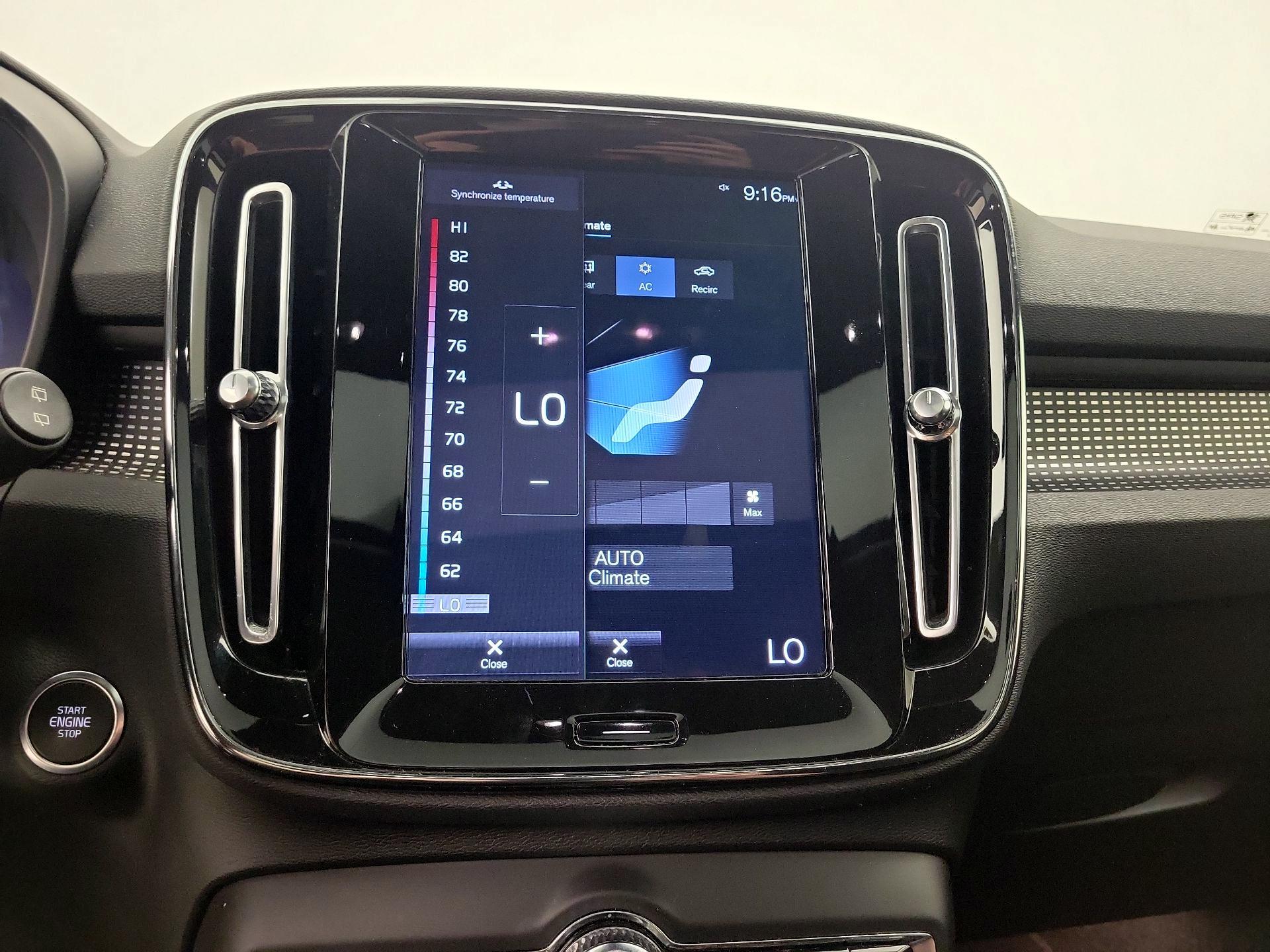 Thumbnail: 2021 Volvo XC40 - 17