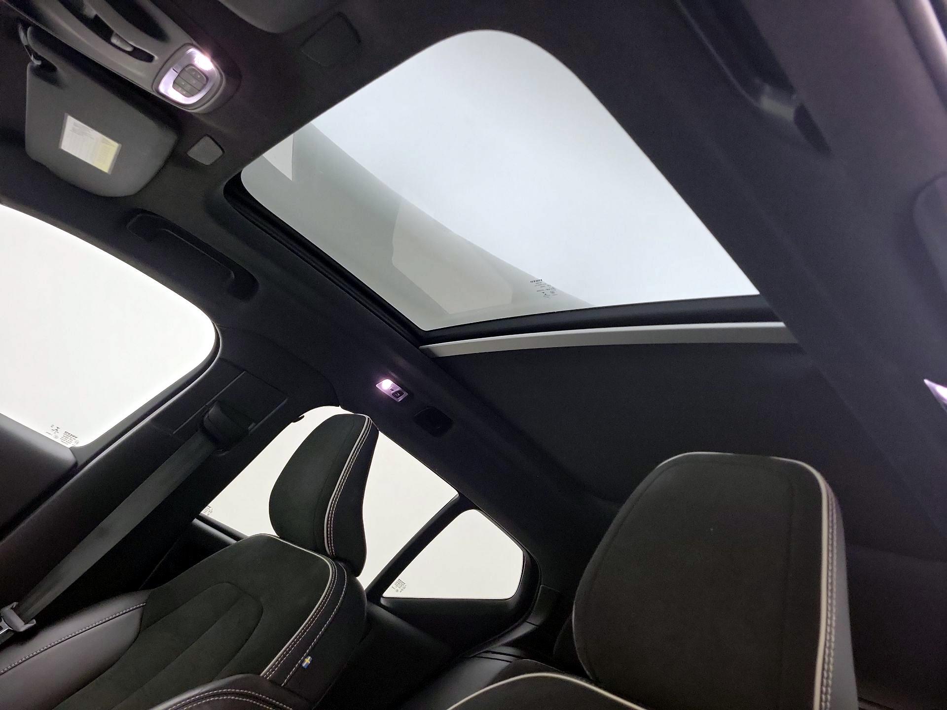Thumbnail: 2021 Volvo XC40 - 20