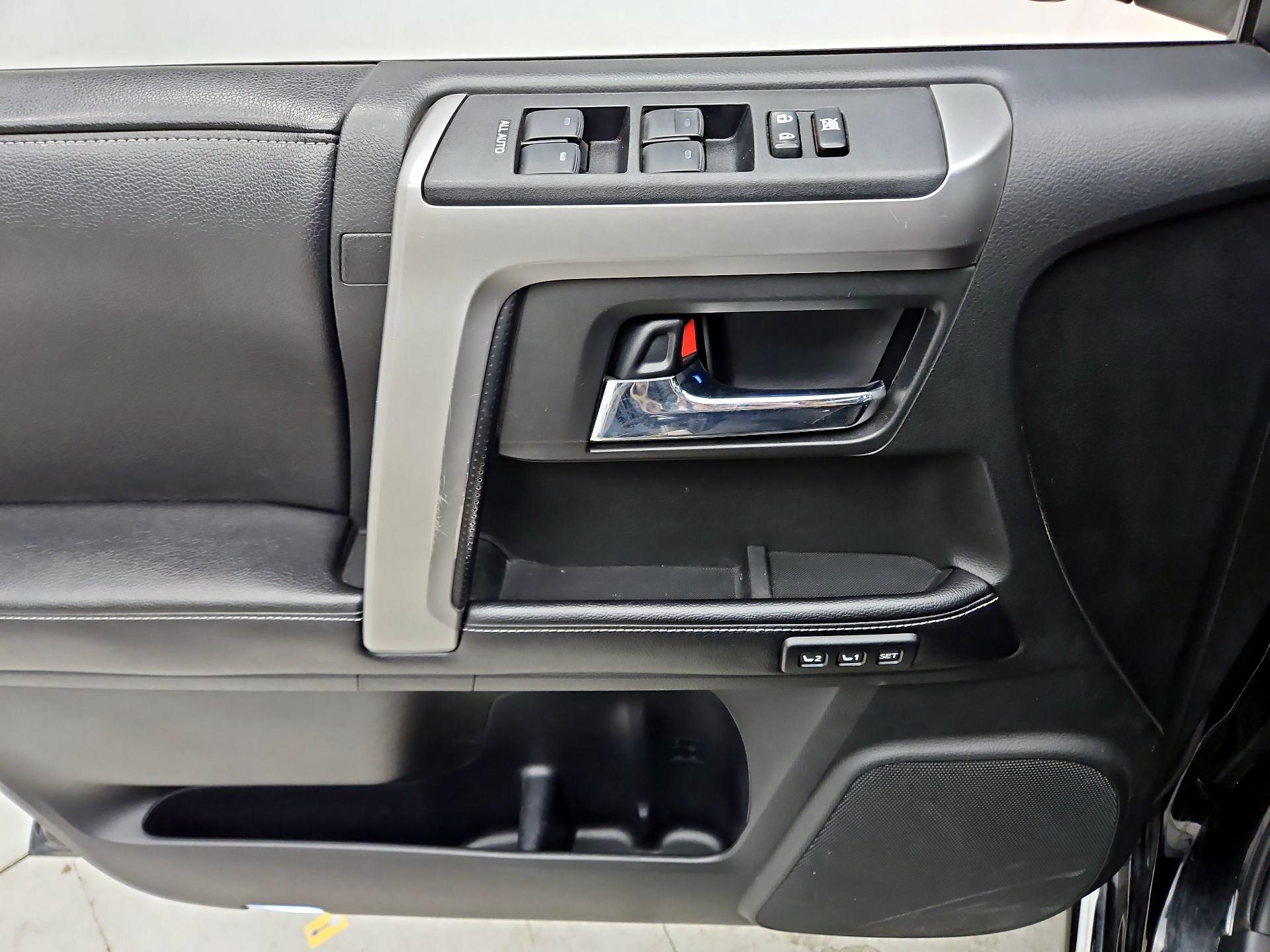 Thumbnail: 2016 Toyota 4Runner - 12