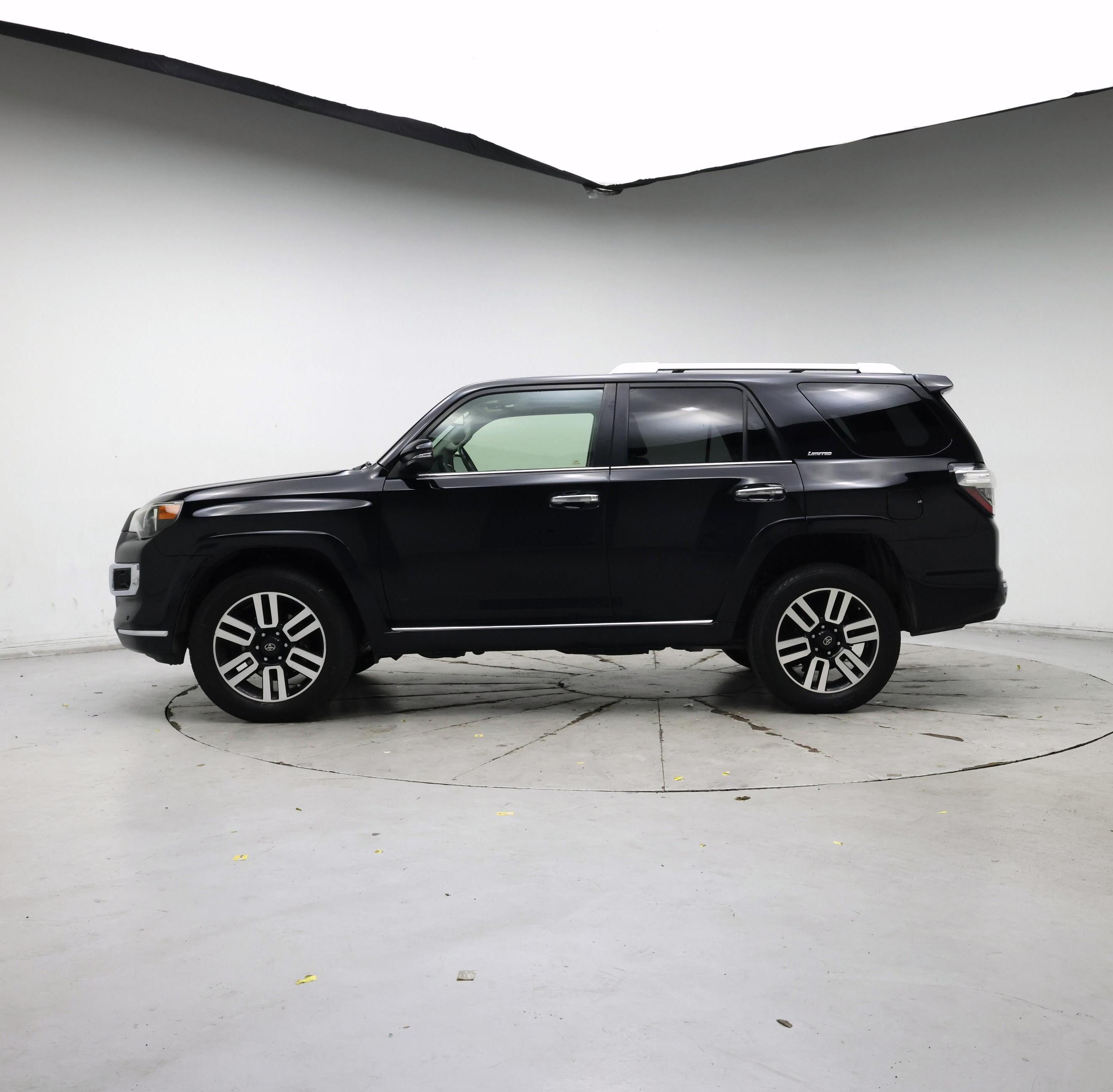 Thumbnail: 2016 Toyota 4Runner - 3