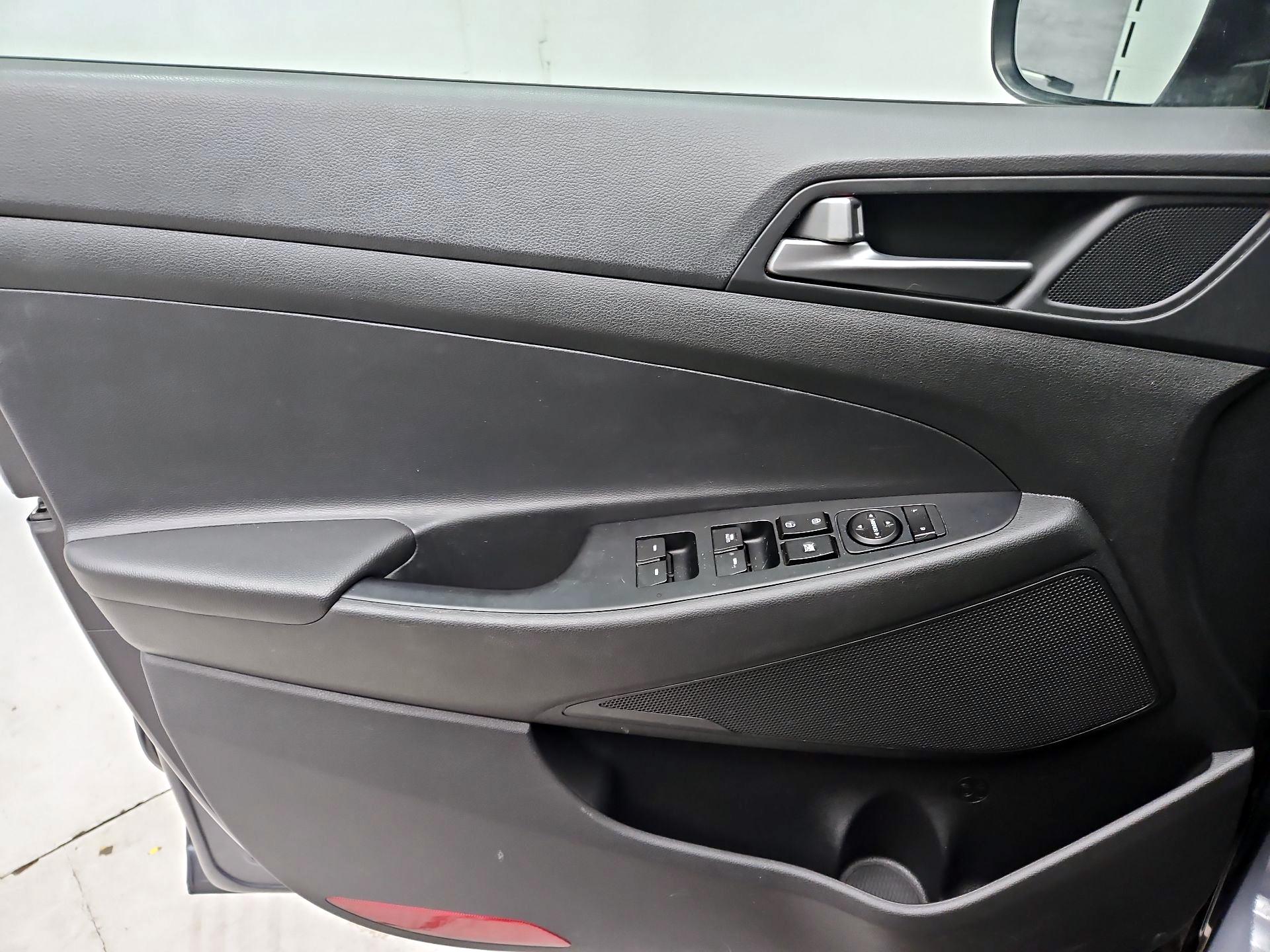 Thumbnail: 2017 Hyundai Tucson - 12