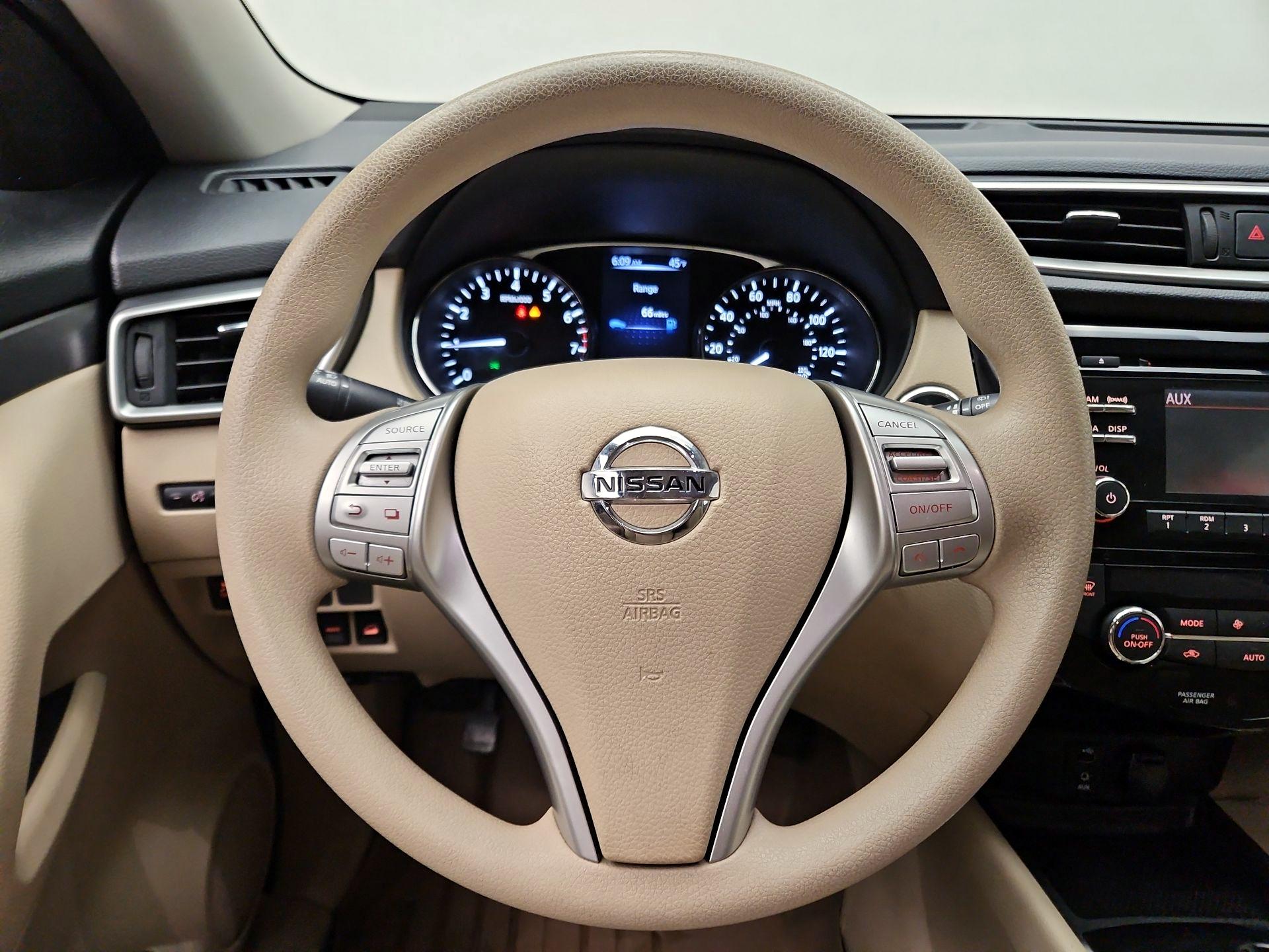 Thumbnail: 2015 Nissan Rogue - 10