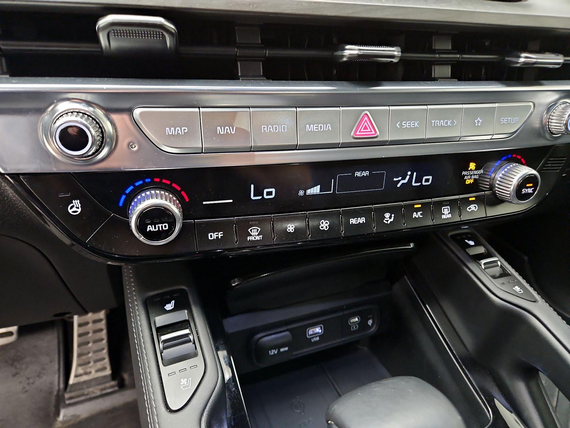 Thumbnail: 2023 Kia Telluride - 17