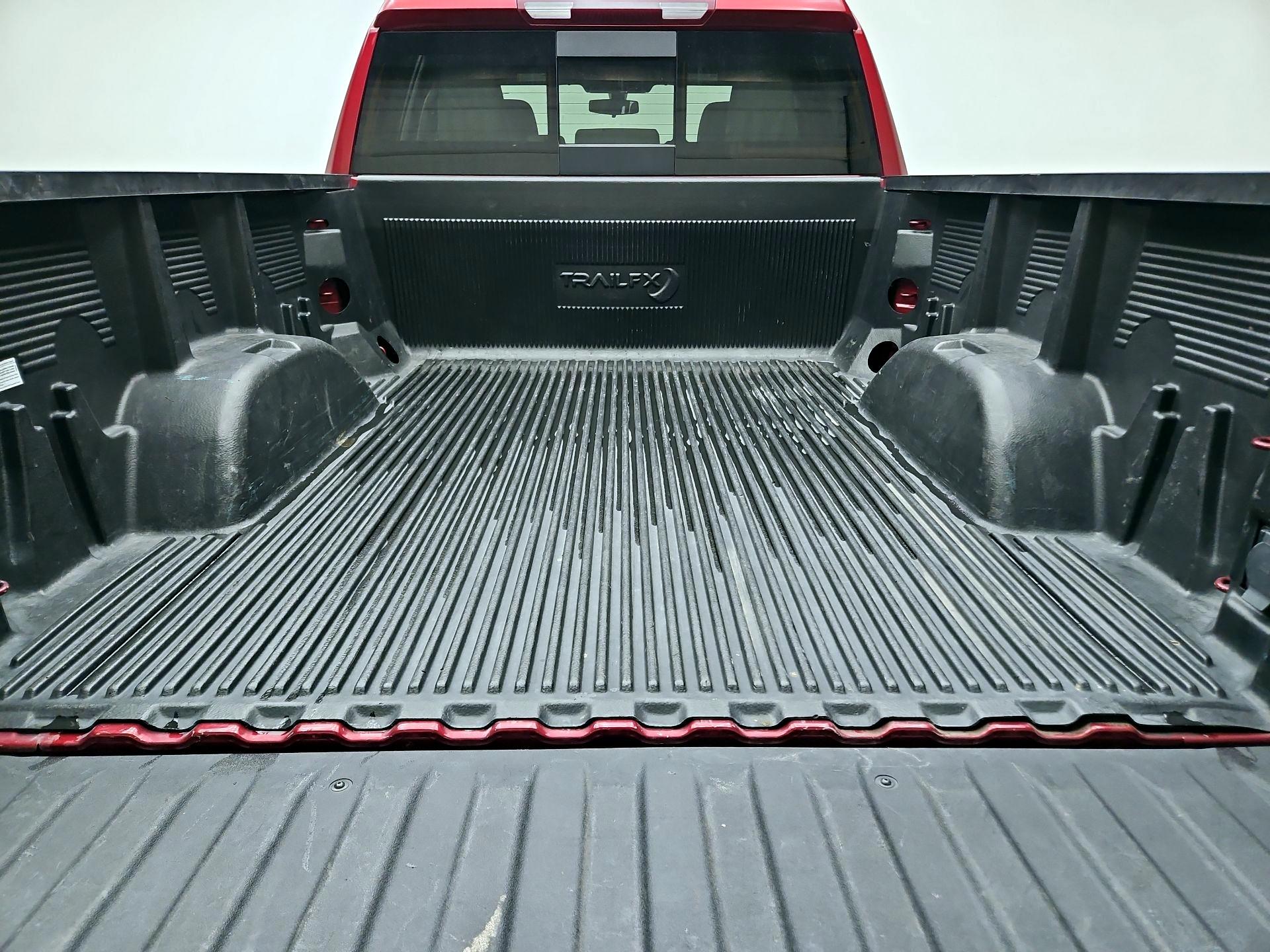 Thumbnail: 2020 Chevrolet Silverado 1500 - 20