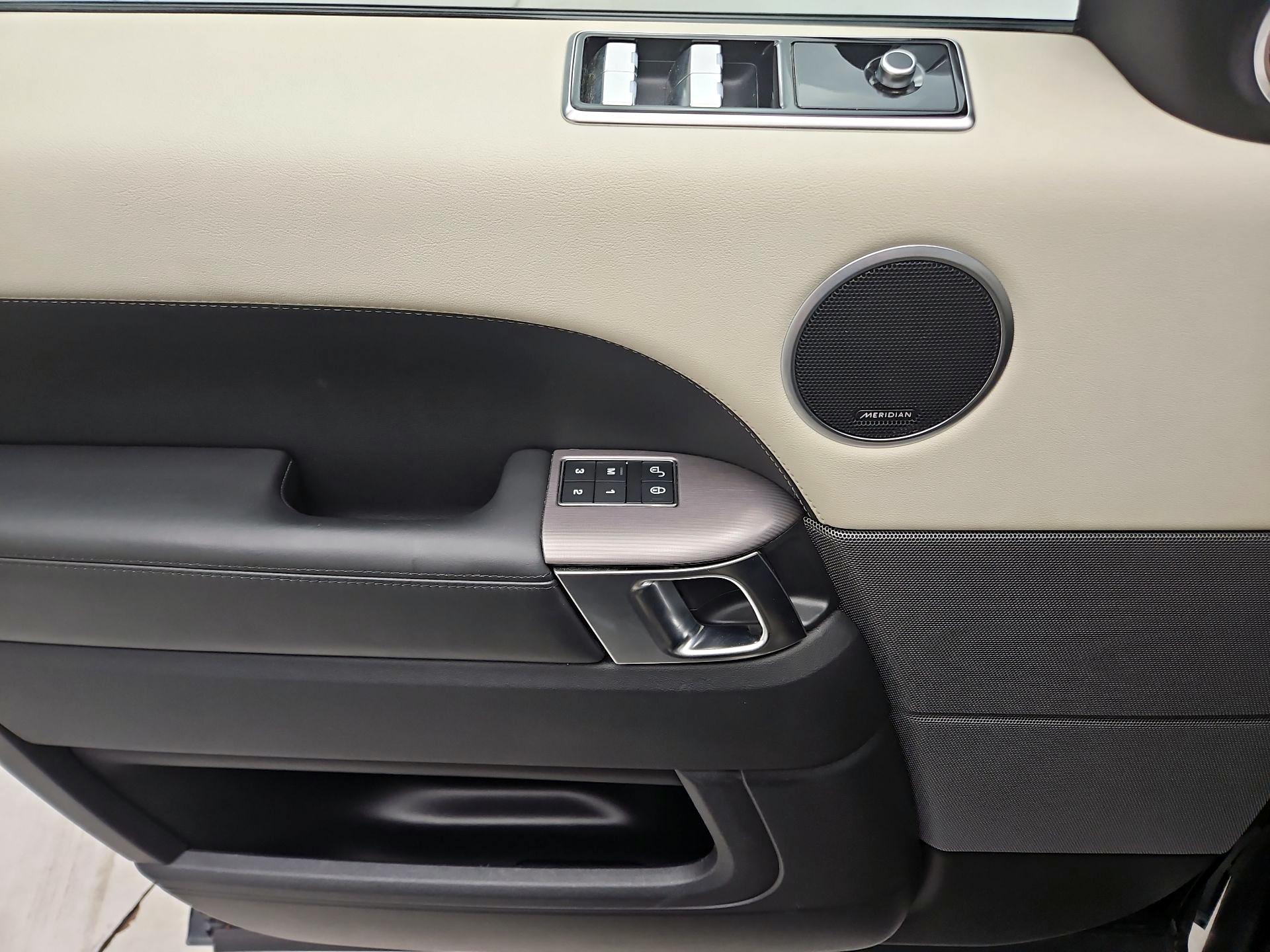 Thumbnail: 2020 Land Rover Range Rover Sport - 10