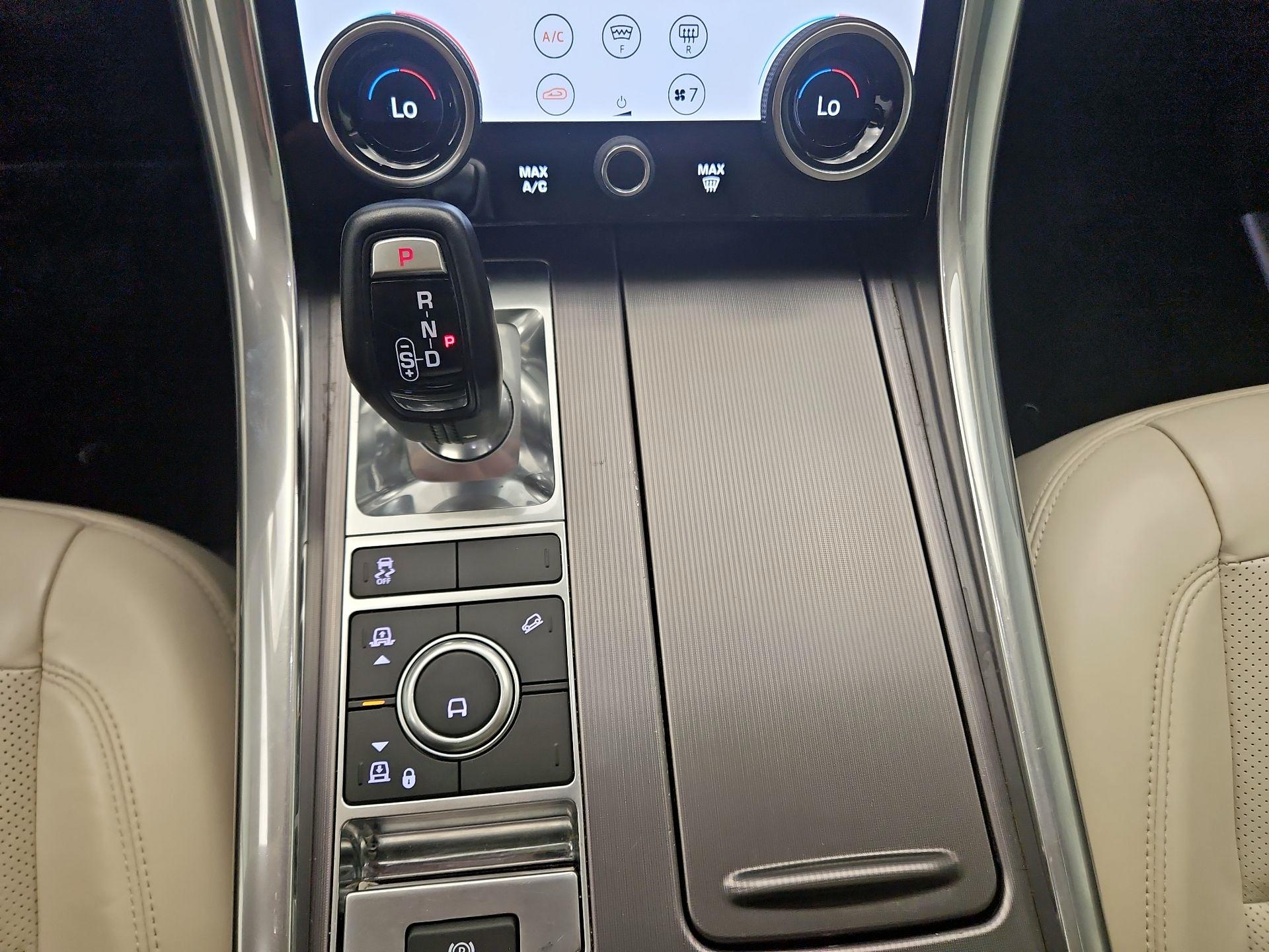 Thumbnail: 2020 Land Rover Range Rover Sport - 16