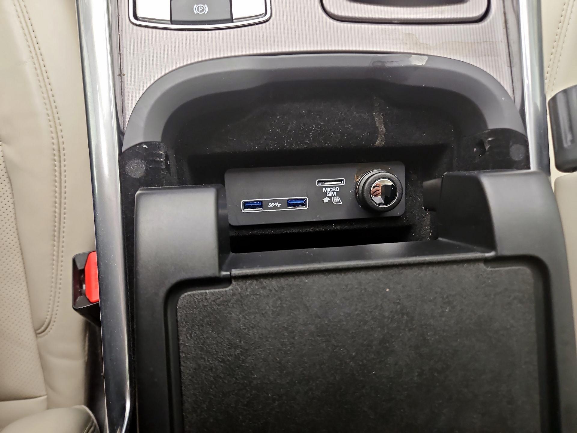 Thumbnail: 2020 Land Rover Range Rover Sport - 17