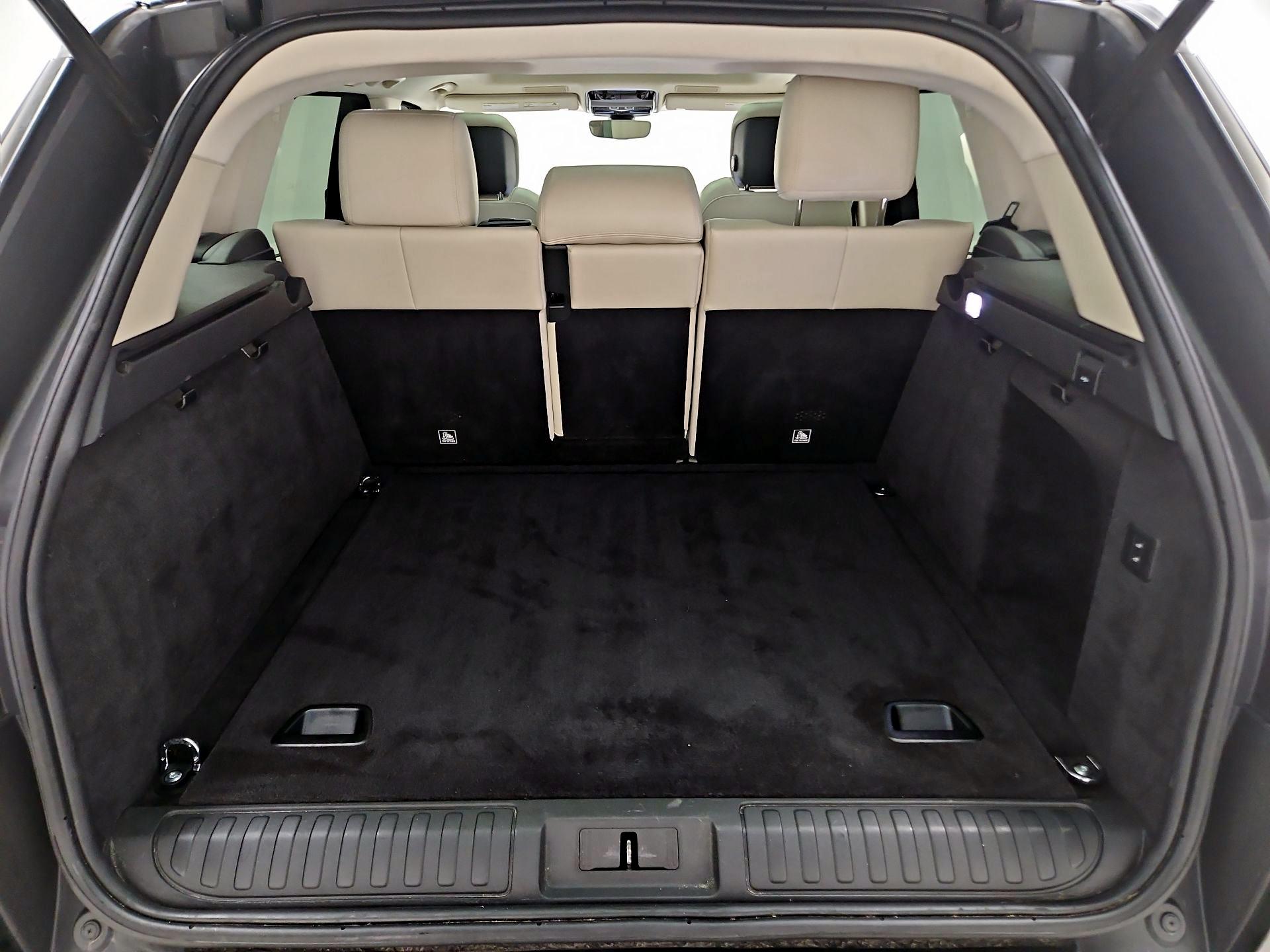 Thumbnail: 2020 Land Rover Range Rover Sport - 20