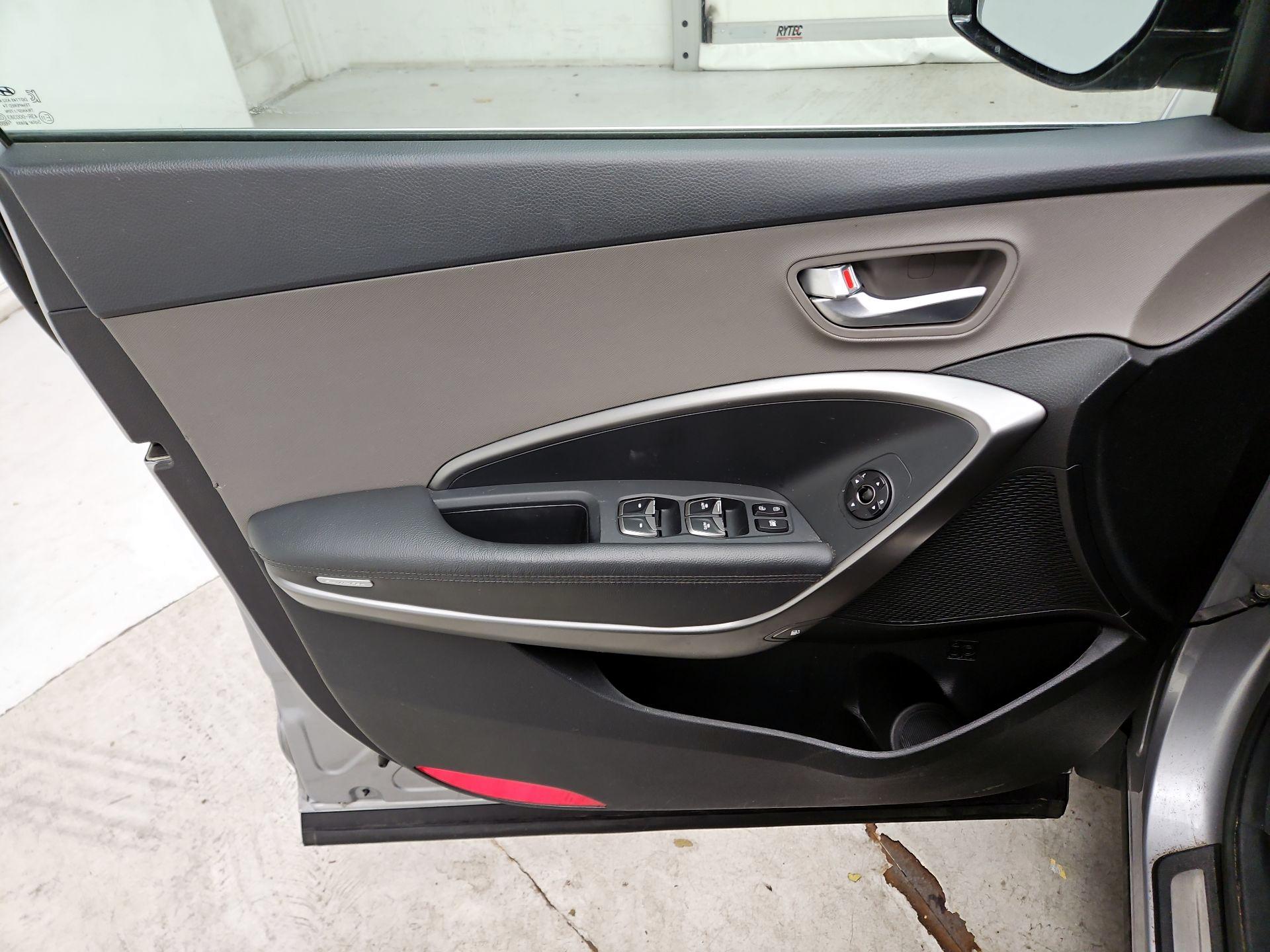 Thumbnail: 2018 Hyundai Santa Fe - 10