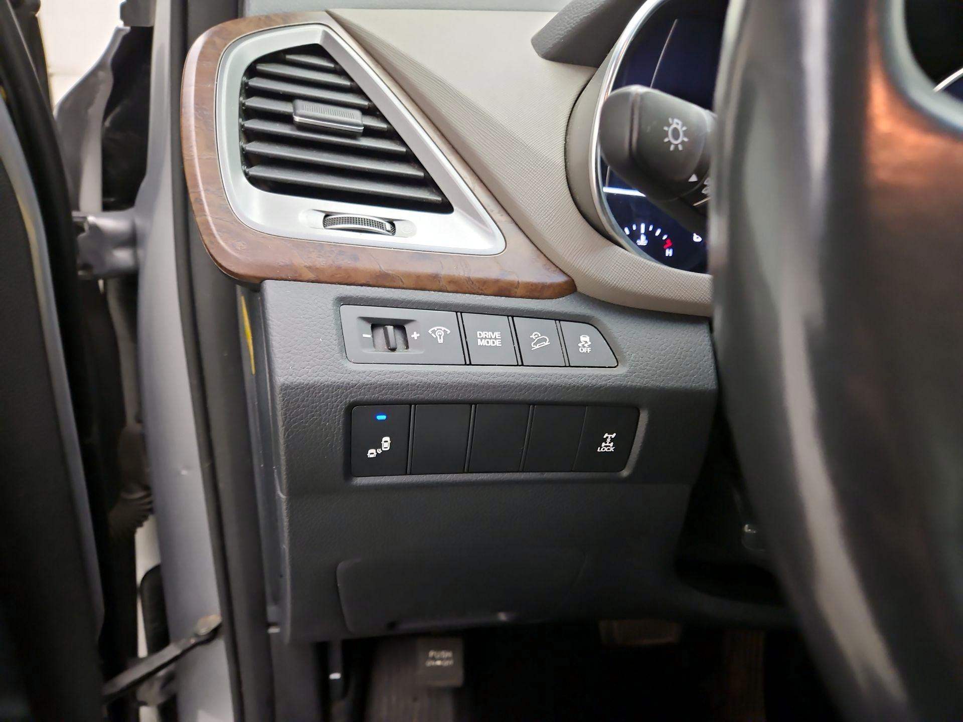 Thumbnail: 2018 Hyundai Santa Fe - 11