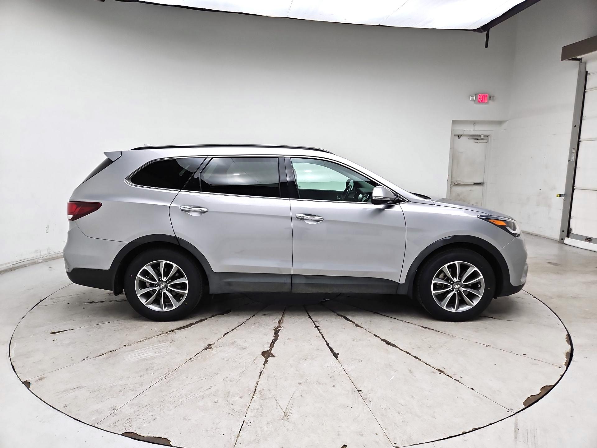 Thumbnail: 2018 Hyundai Santa Fe - 4
